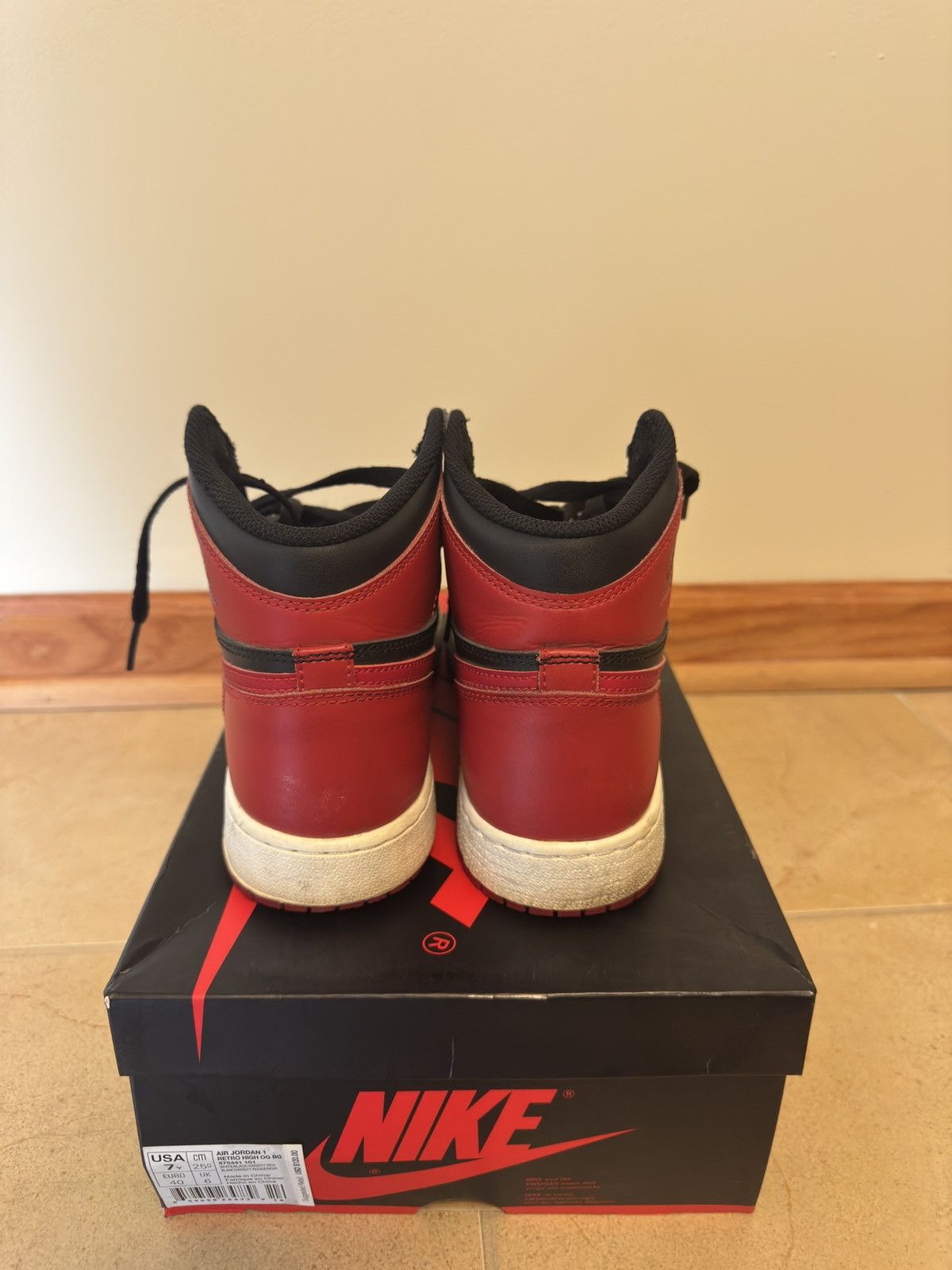 Jordan Brand Jordan 1 Retro High OG “Bred Banned” (2016) – GS Size 7Y Size US 7 / EU 40 - 4 Thumbnail