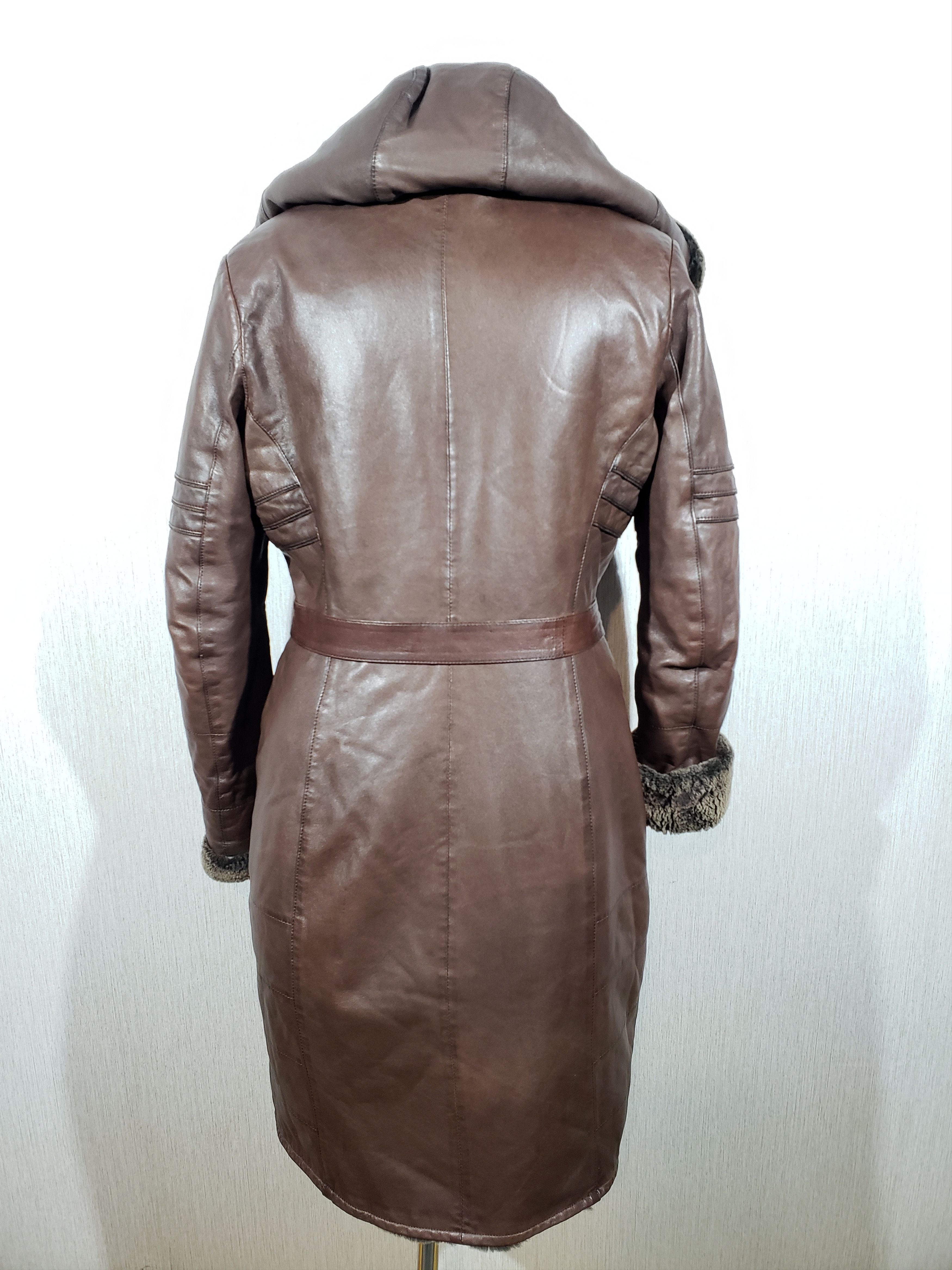 Other Stylish brown sheepskin coat with a warm hood. Size L / US 10 / IT 46 - 4 Thumbnail