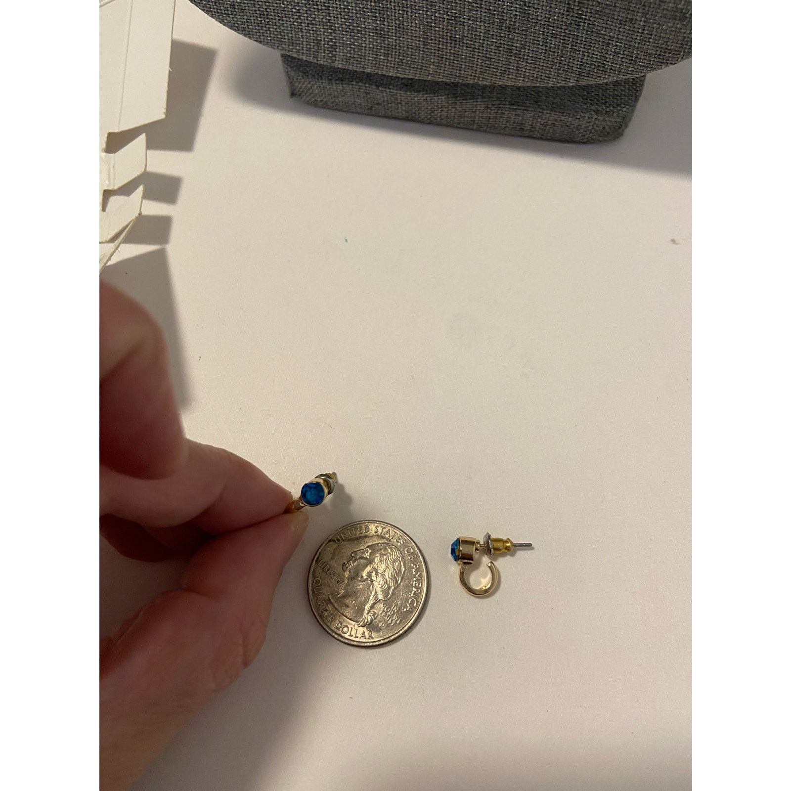 Other Shimmery blue crystal earrings gold tone Size ONE SIZE - 3 Thumbnail