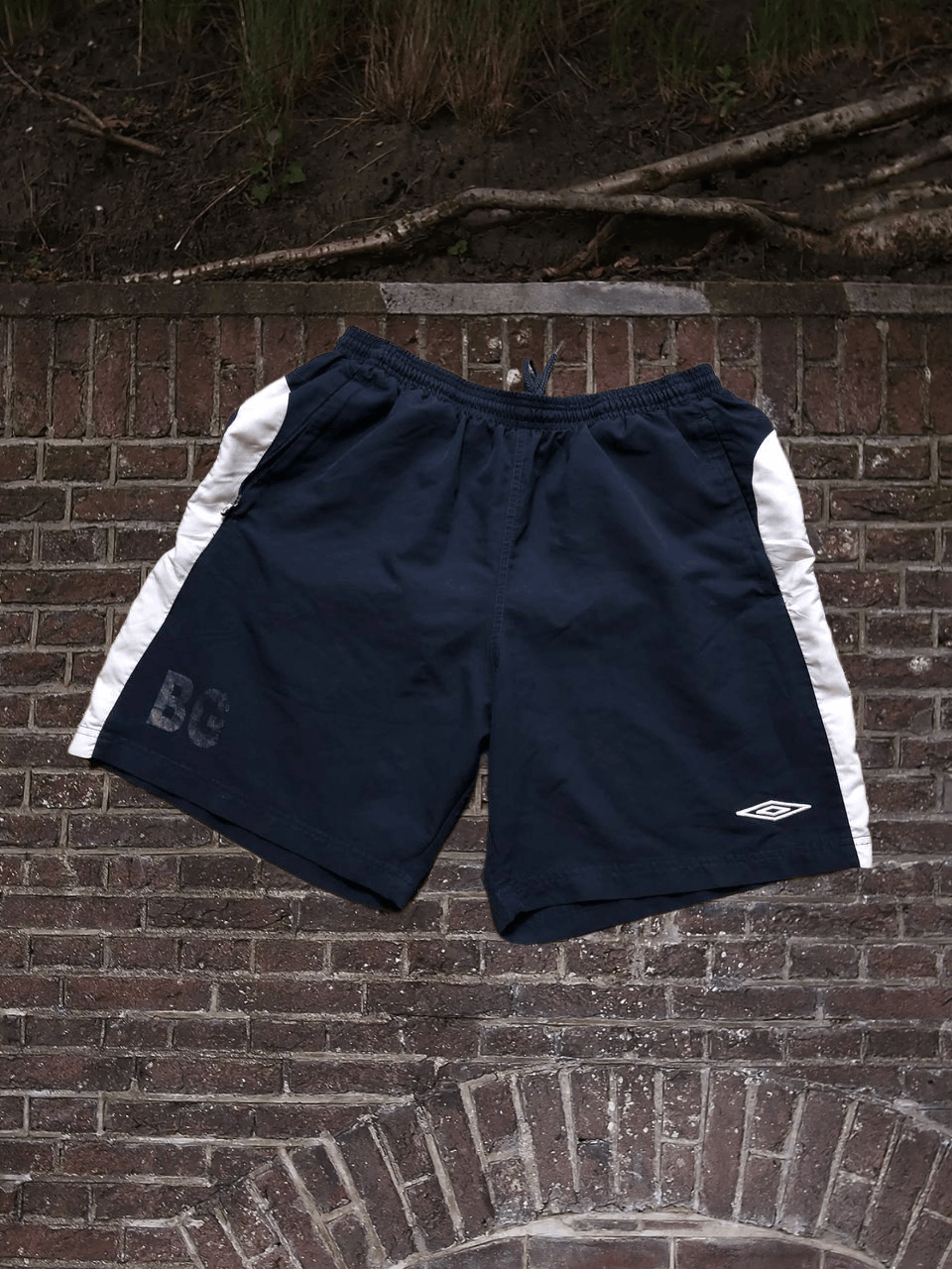 Umbro Navy & White Umbro Football Shorts streetwear Size US 36 / EU 52 - 1 Thumbnail