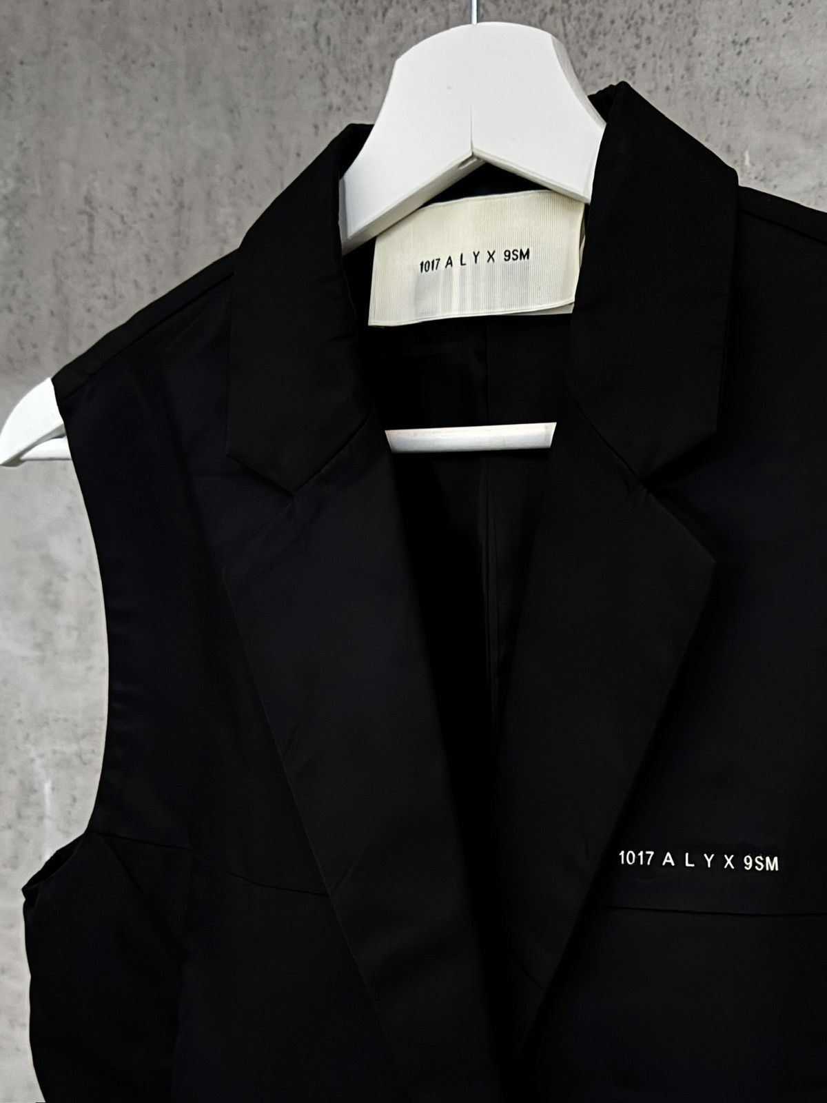 1017 ALYX 9SM 1017 ALYX 9SM - Tailoring Belted Vest Size M / US 6-8 / IT 42-44 - 2 Thumbnail