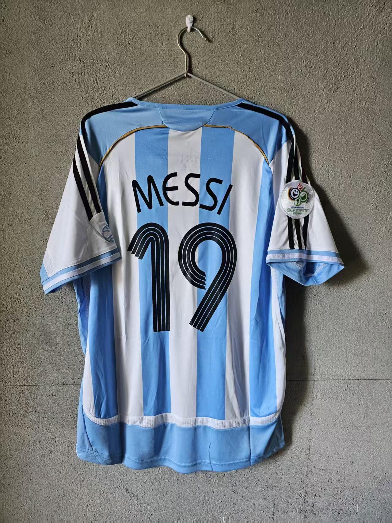 Other 2006 Argentina 19 Messi Jersey Home Size US L / EU 52-54 / 3 - 1 Thumbnail