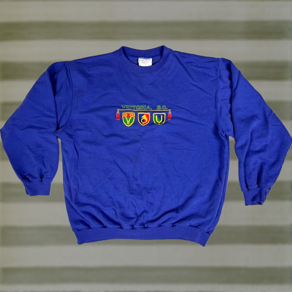 Vintage Vintage Victoria, B.C. Sweatshirt Embroidered Made in Canada XL Men’s Pullover Blue 90s Size US XL / EU 56 / 4 - 1 Thumbnail