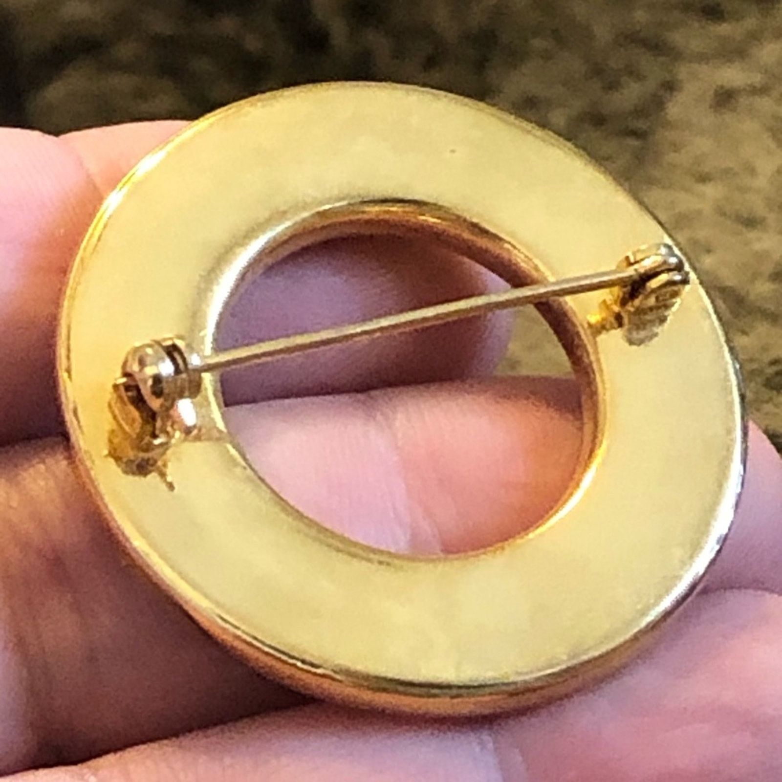Vintage Vintage greenstone chip gold plated wreath brooch Size ONE SIZE - 5 Thumbnail