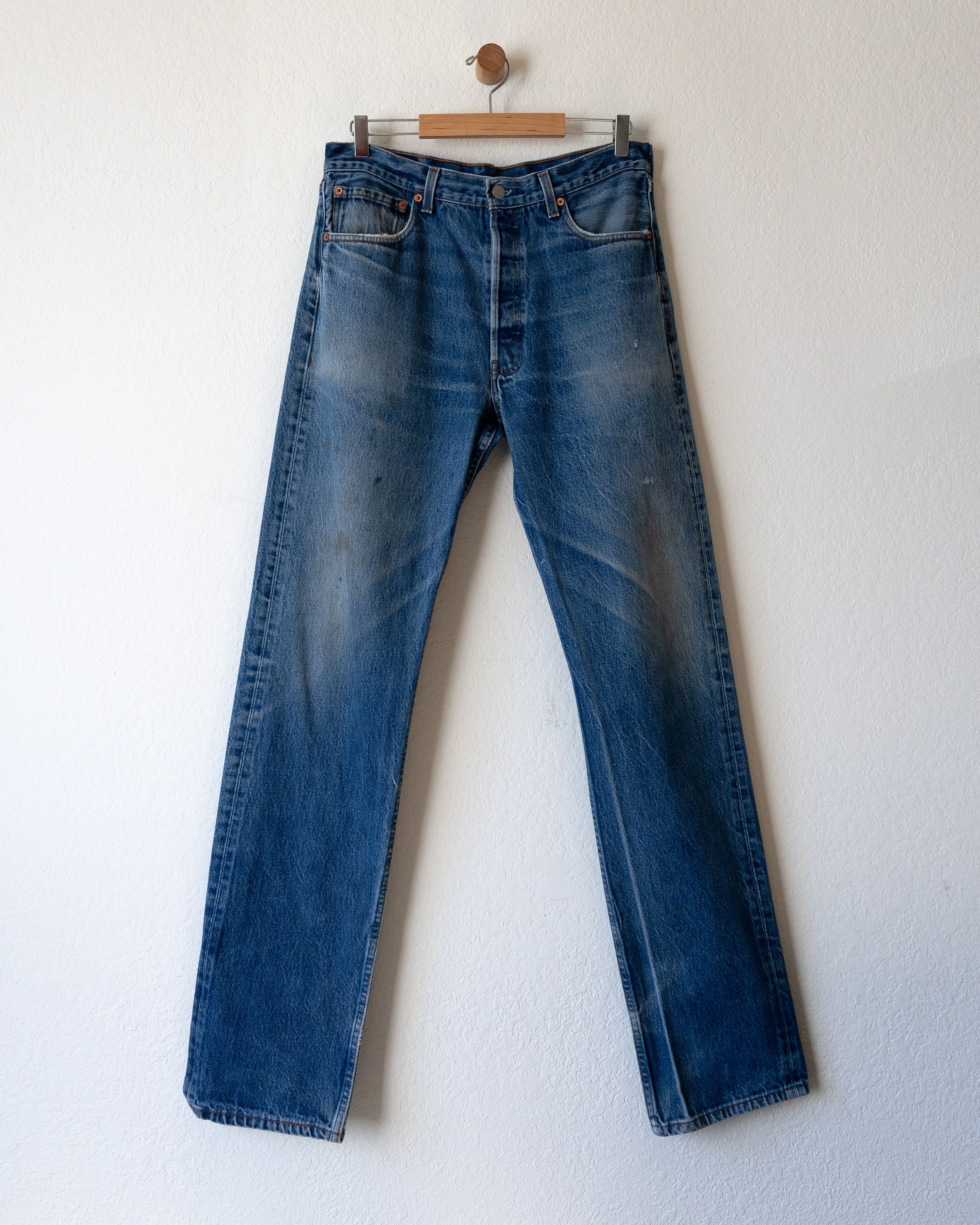image of 90's Vintage Levis 501 Dark Wash Denim Jeans 32X35 in Blue, Men's
