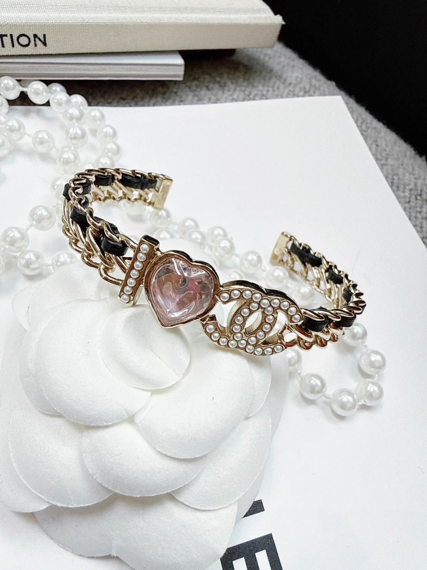 Chanel Chanel 22B pink heart crystal logo pearl chain bracelet M Size ONE SIZE - 1 Thumbnail