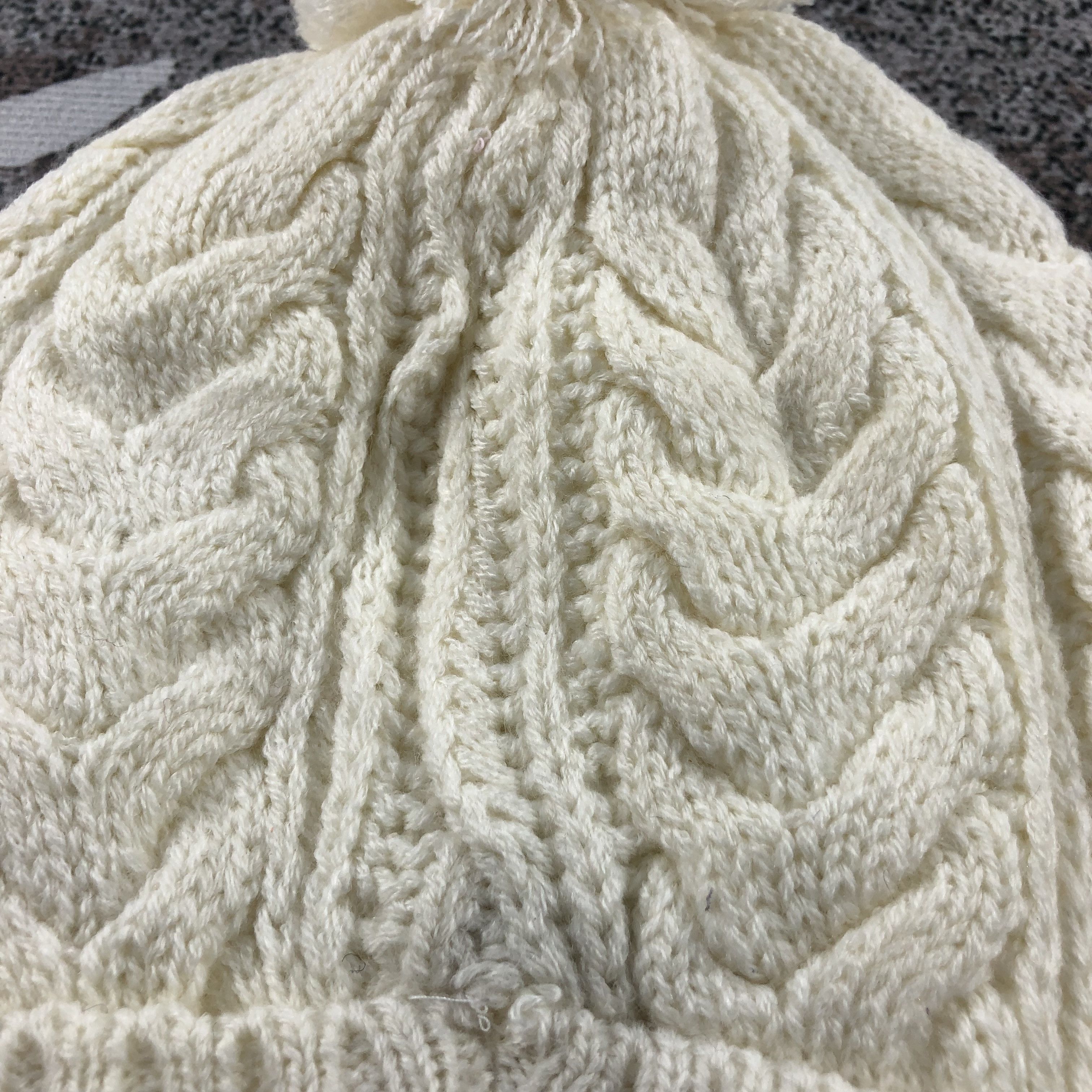 Vintage Cable Knit Bobble Beanie Snowcap Snow Winter Hat B16 Size ONE SIZE - 3 Thumbnail