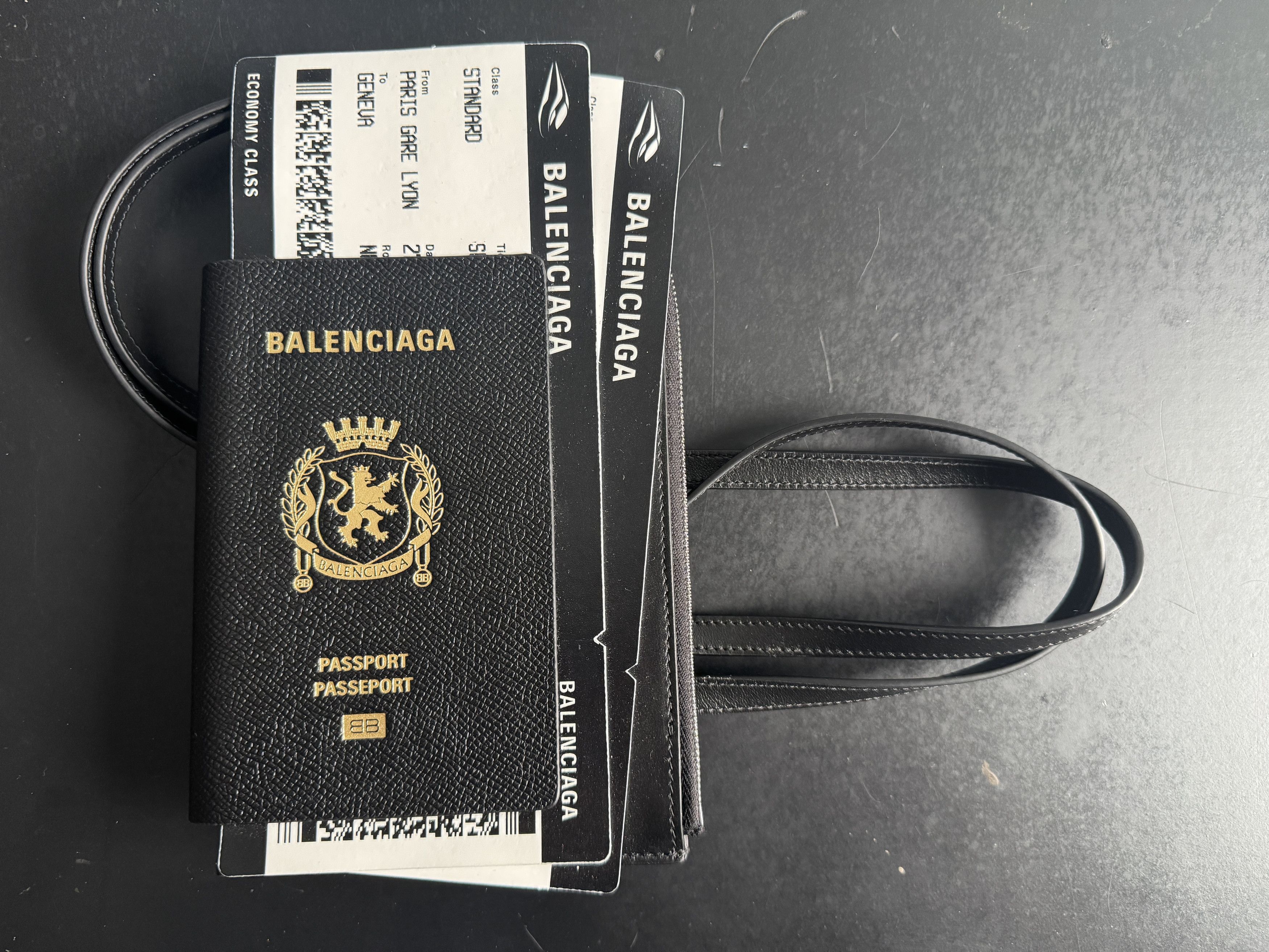 Balenciaga Balenciaga Summer 24 Passport Phone Zip Wallet