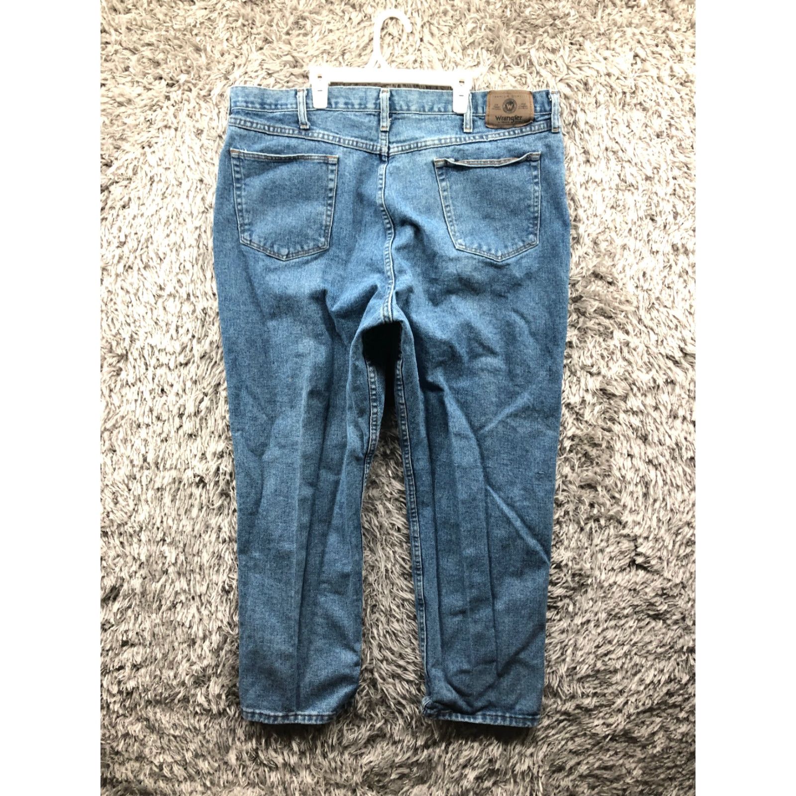 Wrangler Wrangler Jeans 42x30 Mens Mid Rise Straight Leg Dark Wash Blue Denim Jeans Regular Width Belt Loops 5-Pocket Wrangler Brand Mens Denim Clothing Size US 42 / EU 58 - 5 Thumbnail
