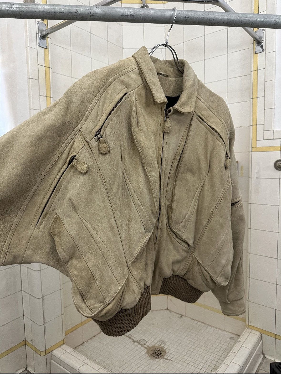 Vintage Vintage 80’s American Designer Suede Cargo Bomber Jacket Size US XL / EU 56 / 4 - 3 Thumbnail