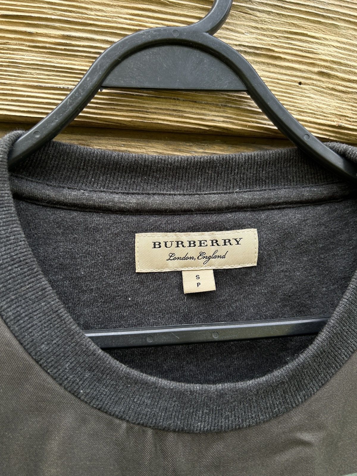 Burberry Burberry Black Printed Silk Fish Ornament Sweatshirt Crew Size US S / EU 44-46 / 1 - 7 Thumbnail