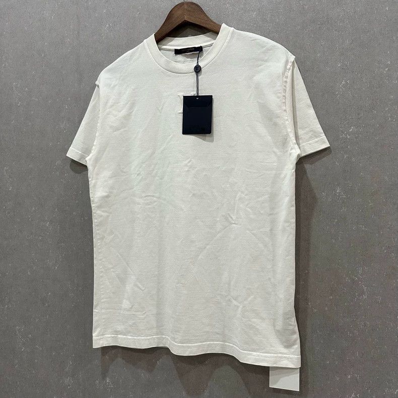 Louis Vuitton Louis Vuitton White embossed logo short sleeve Size US S / EU 44-46 / 1 - 3 Thumbnail