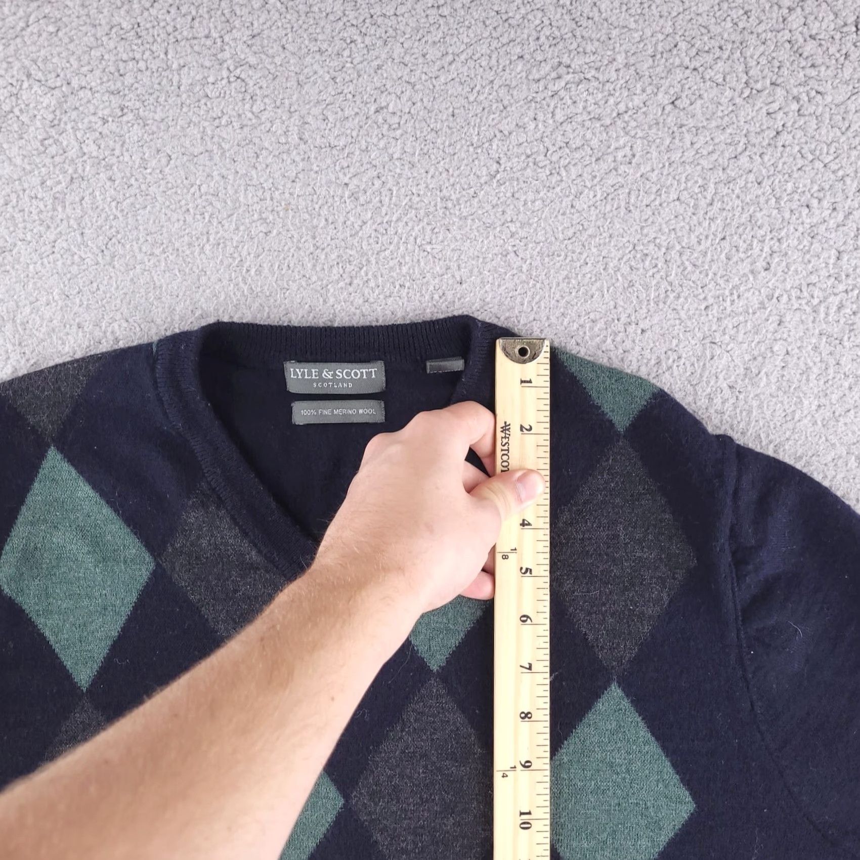 Lyle & Scott Lyle & Scott Sweater Mens L Navy 100% Merino Wool Argyle V-Neck Pullover Virg Size US L / EU 52-54 / 3 - 7 Thumbnail