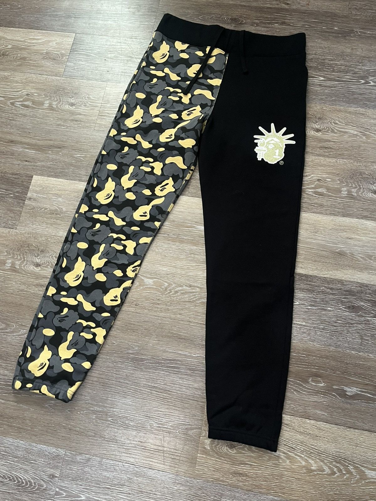 Bape NYC Liberty Bape Head Jogger Never Worn! Glow in The Dark Size US 32 / EU 48 - 1 Thumbnail