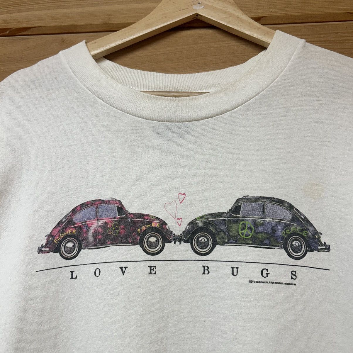 Vintage Vintage 90s Volkswagen Beetle “Love Bugs” Car T Shirt Size US XL / EU 56 / 4 - 3 Thumbnail