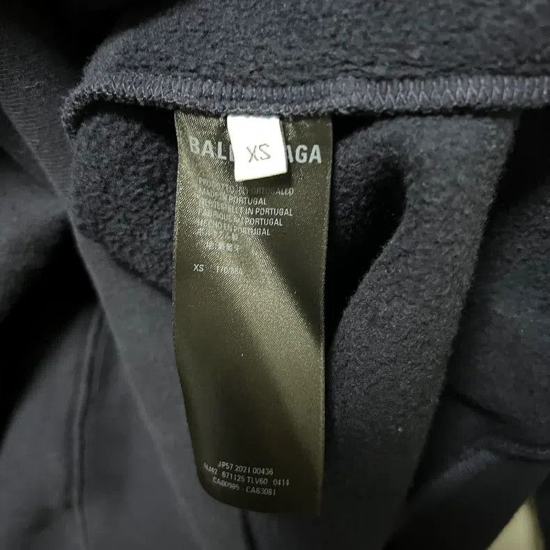 Balenciaga Balenciaga Manchester United Embroidered Logo Hoodie Size US XS / EU 42 / 0 - 4 Thumbnail