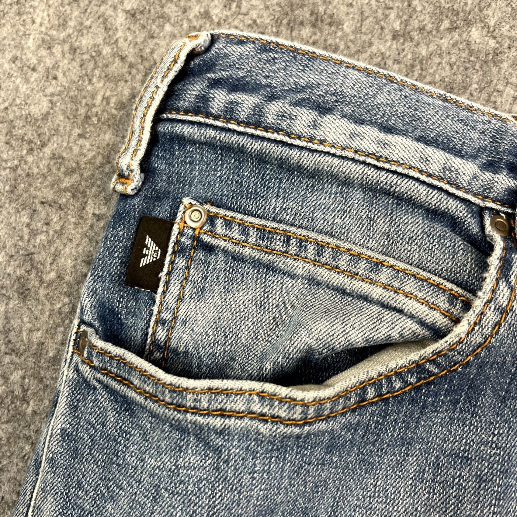 Vintage Armani Jeans Jeans Slim Tapered 33 32 Blue Denim Cotton Elastan Stretch 5-Pocket Mens Regular Waist 33 Inseam 32 In 10 Rise Classic Vintage NoN/A Size US 33 - 7 Thumbnail