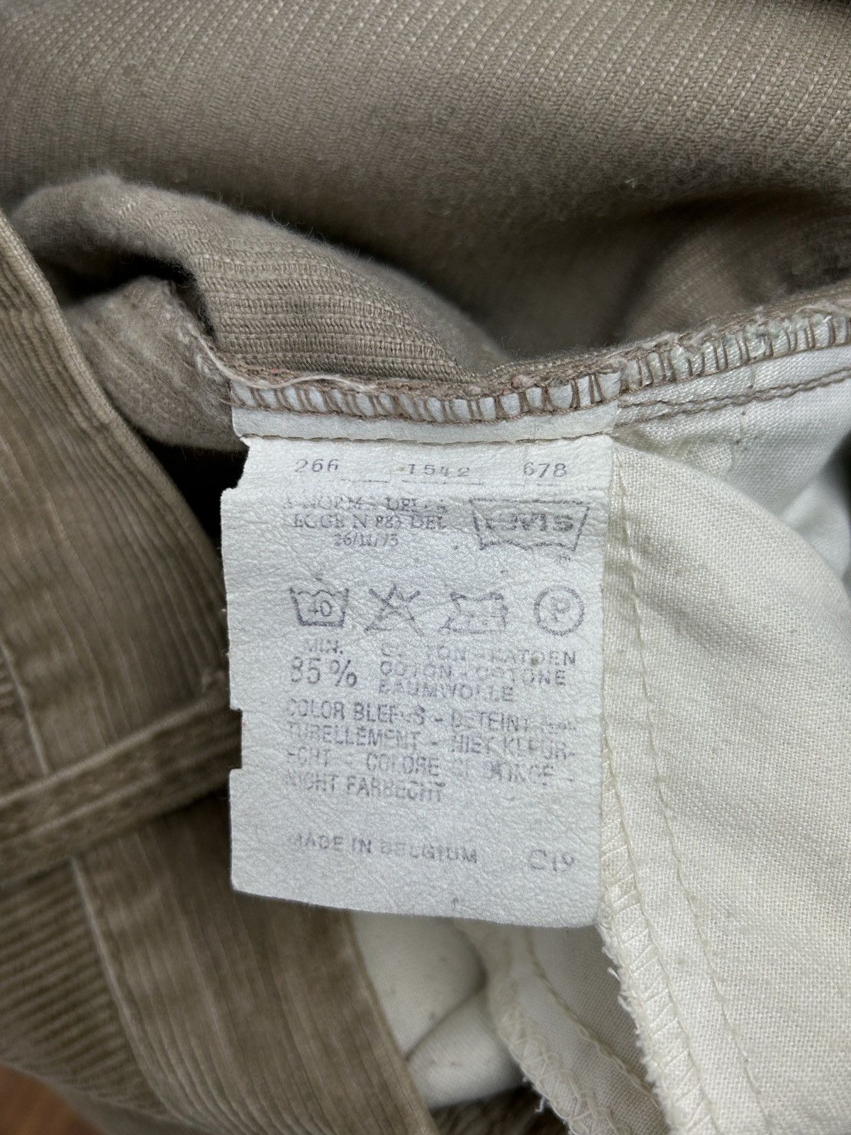 Levi's 80s Vintage Levis Corduroy Velvet Pants Trousers In Beige Size US 30 / EU 46 - 12 Thumbnail