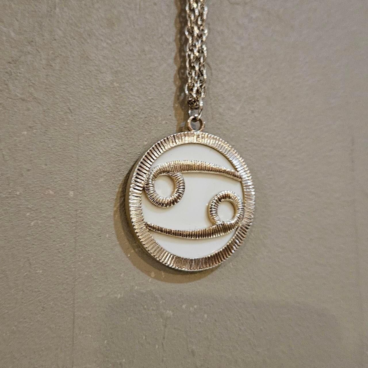 Vintage 70s boho whimsigoth cancer zodiac gold tone necklace Size ONE SIZE - 3 Thumbnail