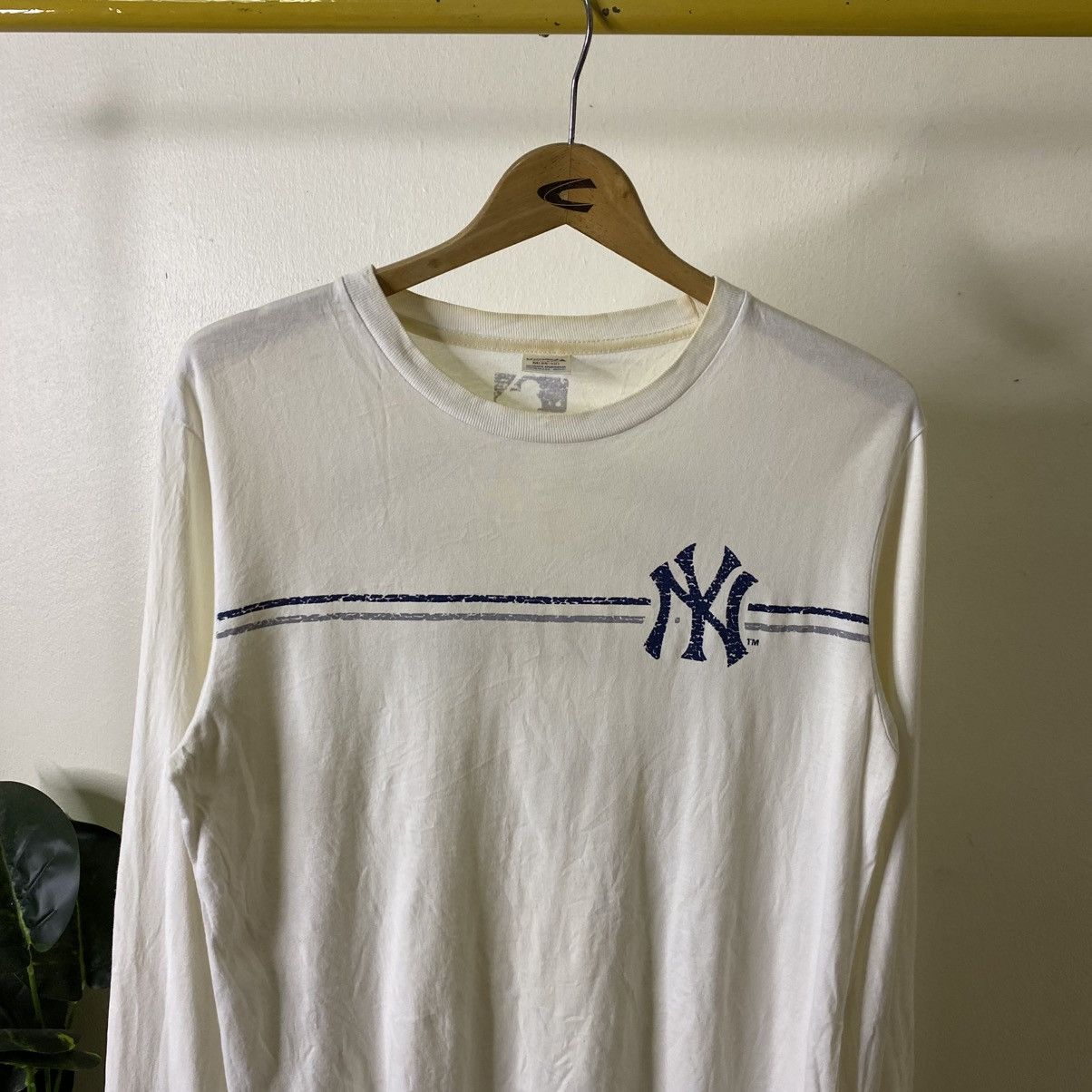 New York Yankees Vintage 2009 Majestic NY Yankees Stadium Built LS T Shirt Size US M / EU 48-50 / 2 - 6 Thumbnail