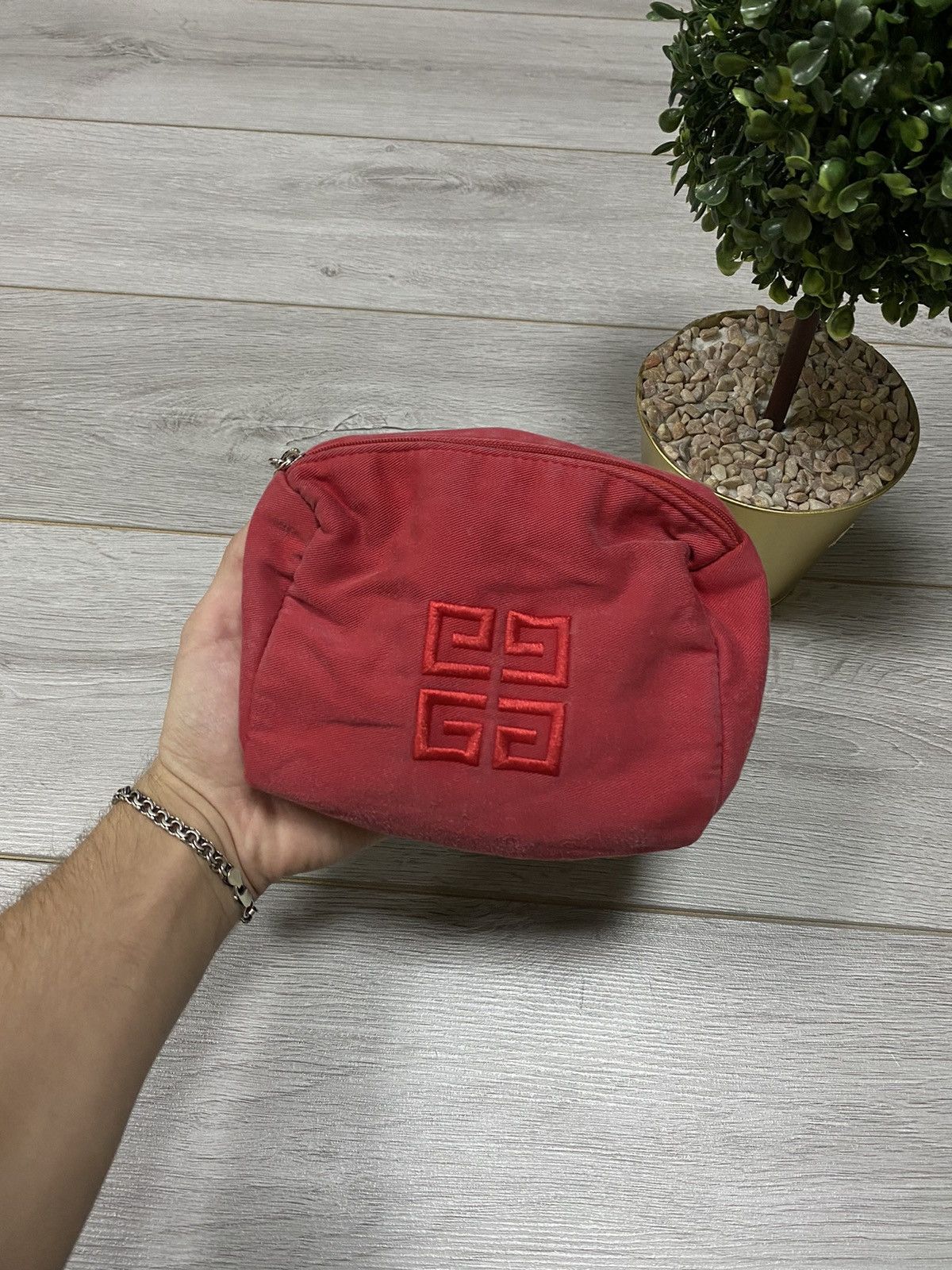 Givenchy Givenchy big logo pouch small bag Size ONE SIZE - 1 Thumbnail
