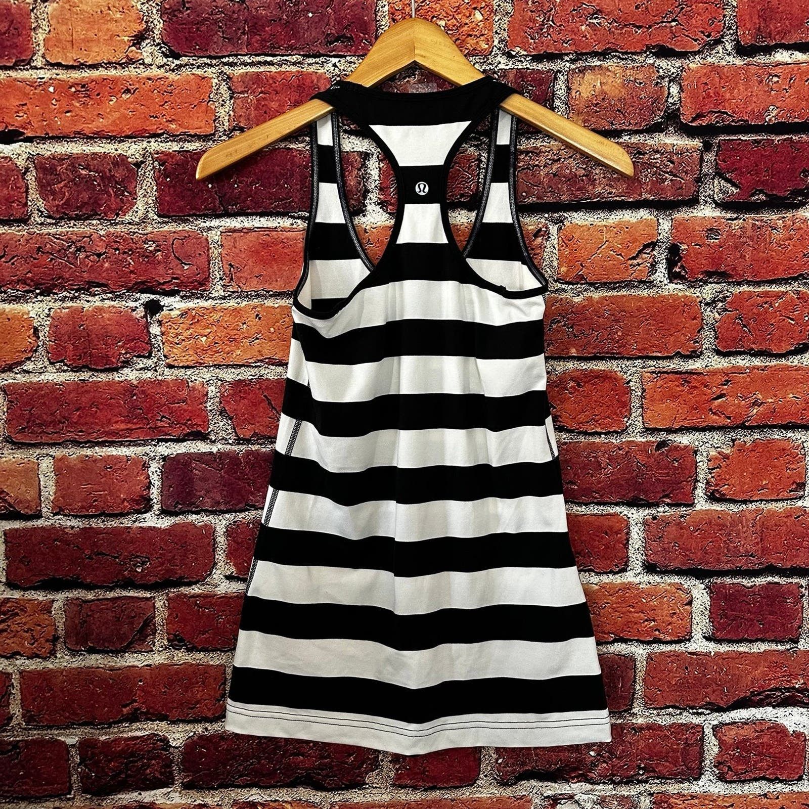 Lululemon lululemon tank top size 6 Size S / US 4 / IT 40 - 2 Thumbnail