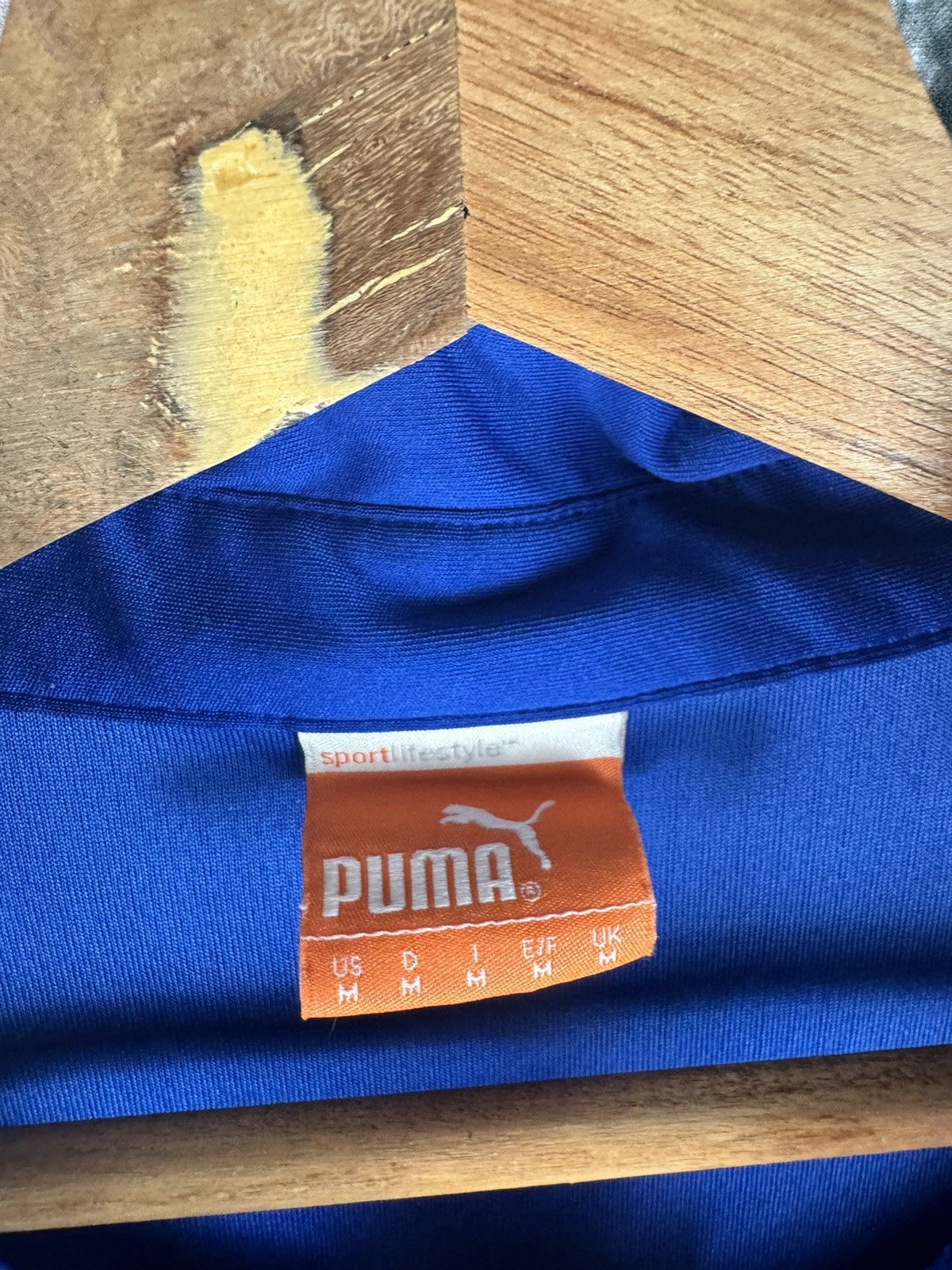Puma LEICESTER CITY 2017 HOME FOOTBALL SHIRT Soccer JERSEY PUMA L Size US M / EU 48-50 / 2 - 3 Thumbnail