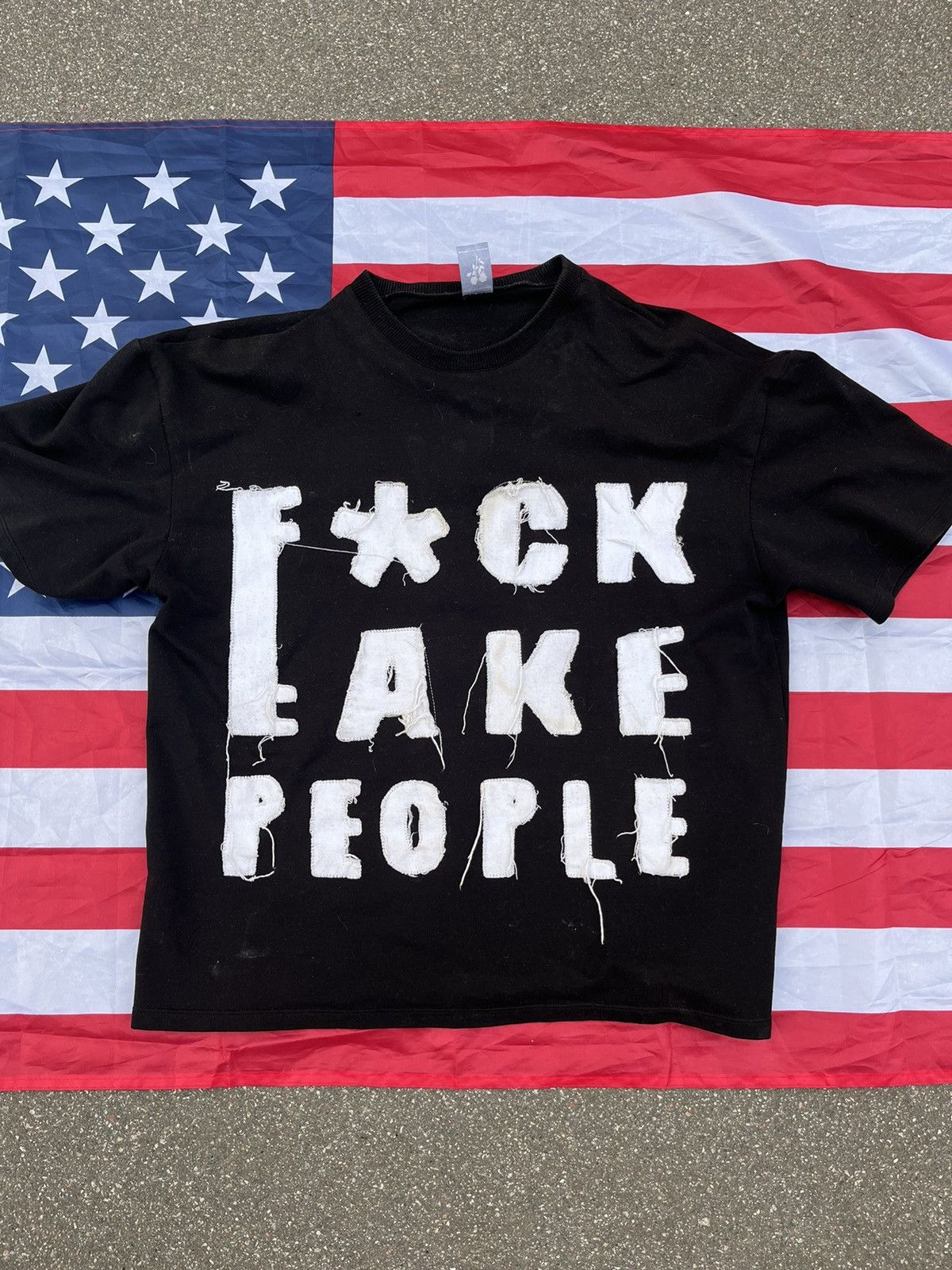 Designer tee fxck fake people Size US M / EU 48-50 / 2 - 1 Thumbnail