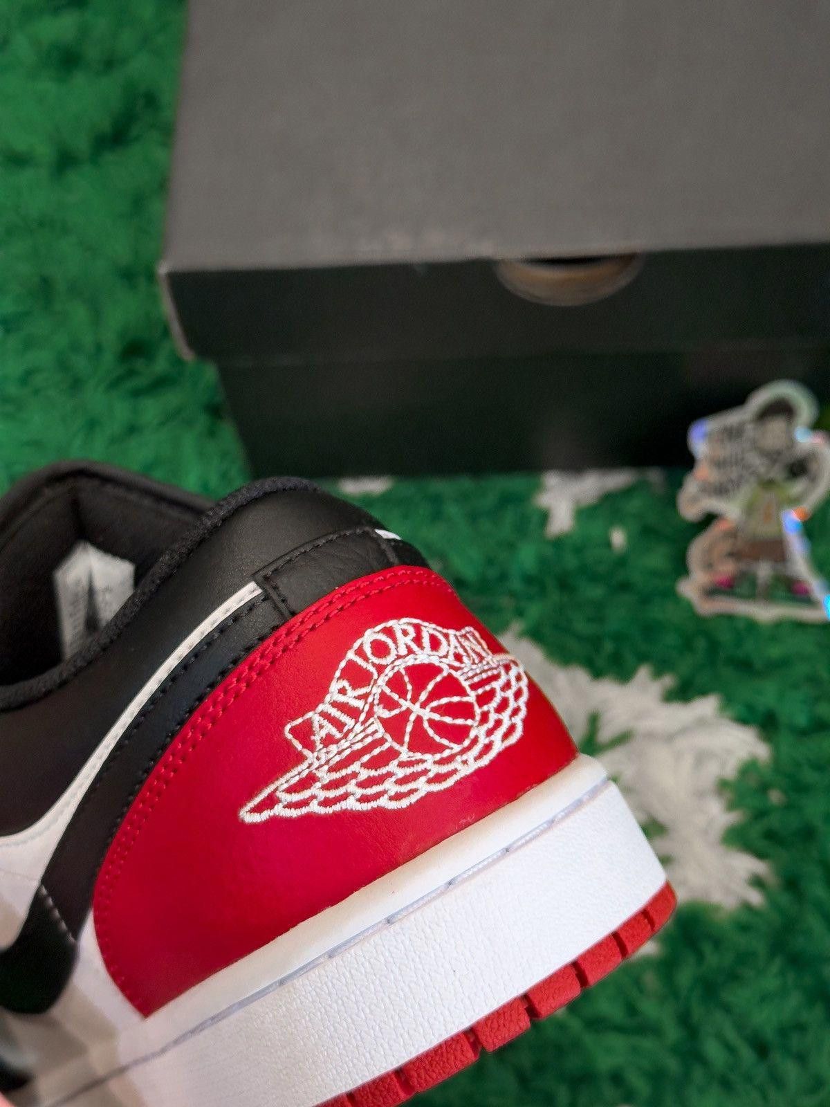 Jordan Brand Jordan 1 Low Bred Toe Size 14 Size US 14 / EU 47 - 11 Thumbnail