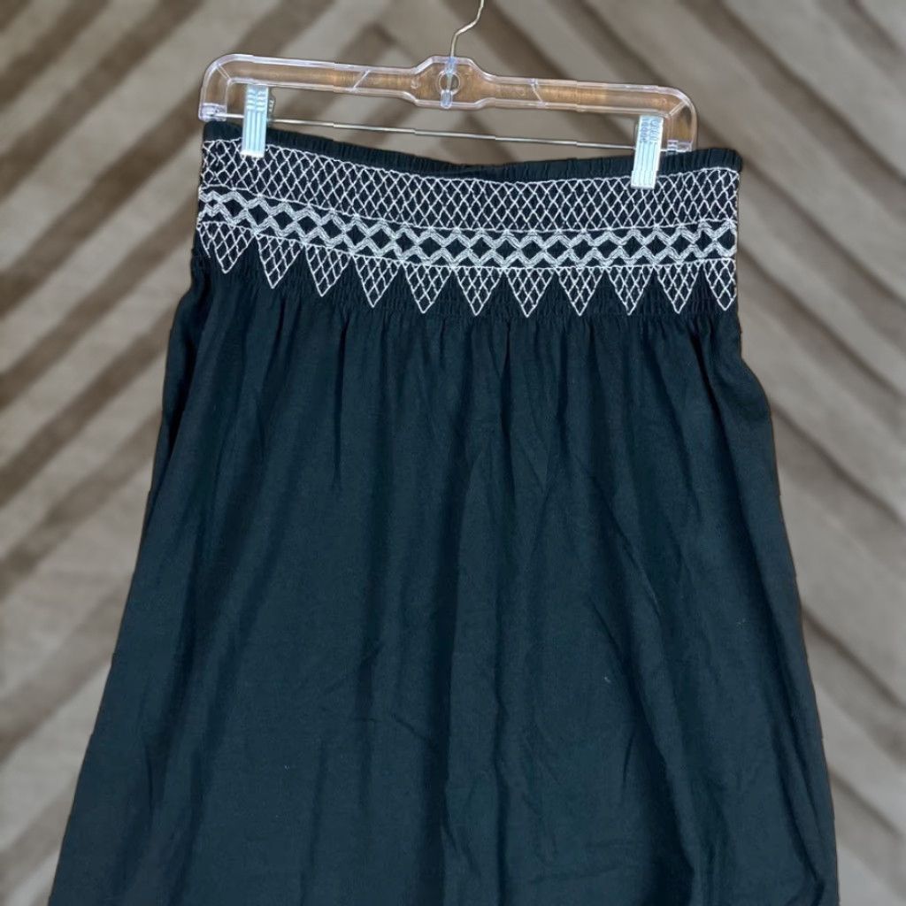 J. Jill J Jill Womens Skirt Black Embroidered Elastic Waist Midi Modal Blend Small Skirt Womens Size 28" / US 6 / IT 42 - 1 Thumbnail
