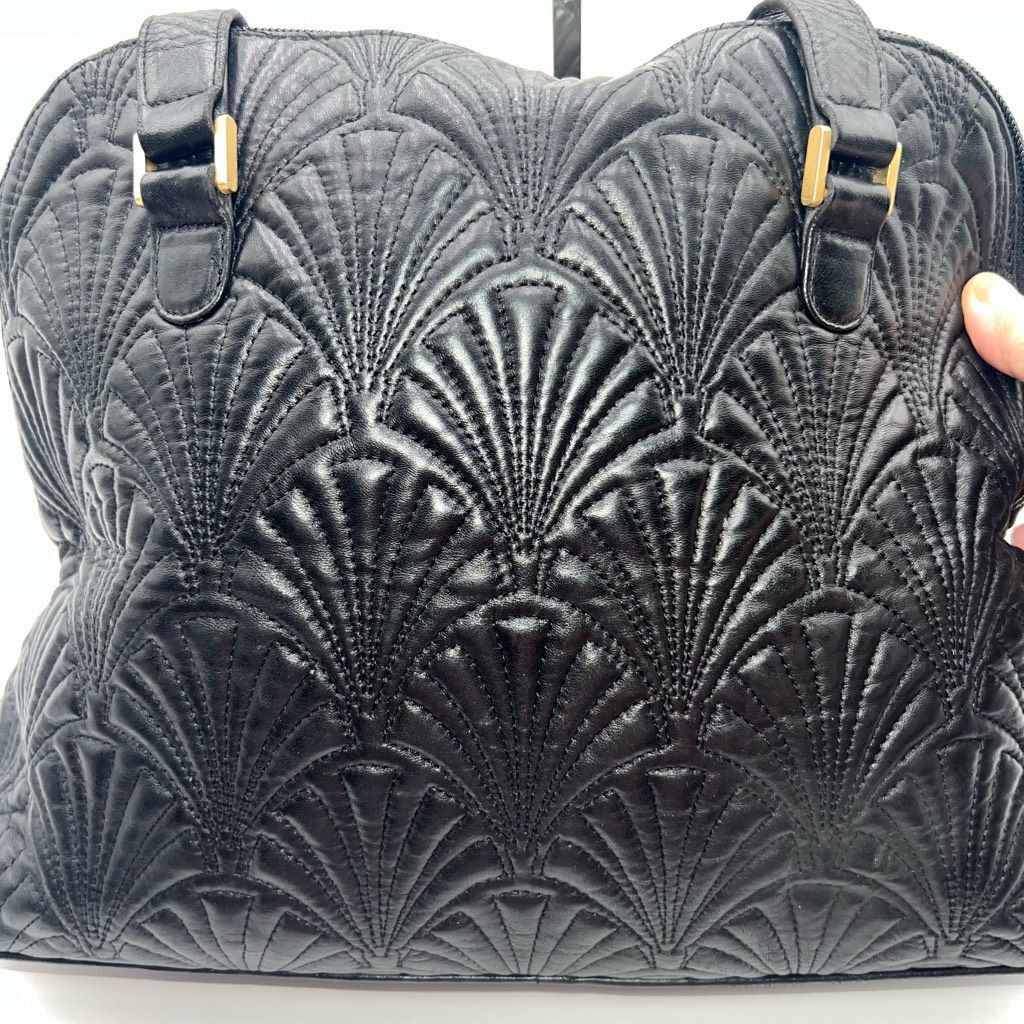 Bally Bally Vintage Quilted Lambskin Fan Motif Shoulder Bag Size ONE SIZE - 4 Thumbnail