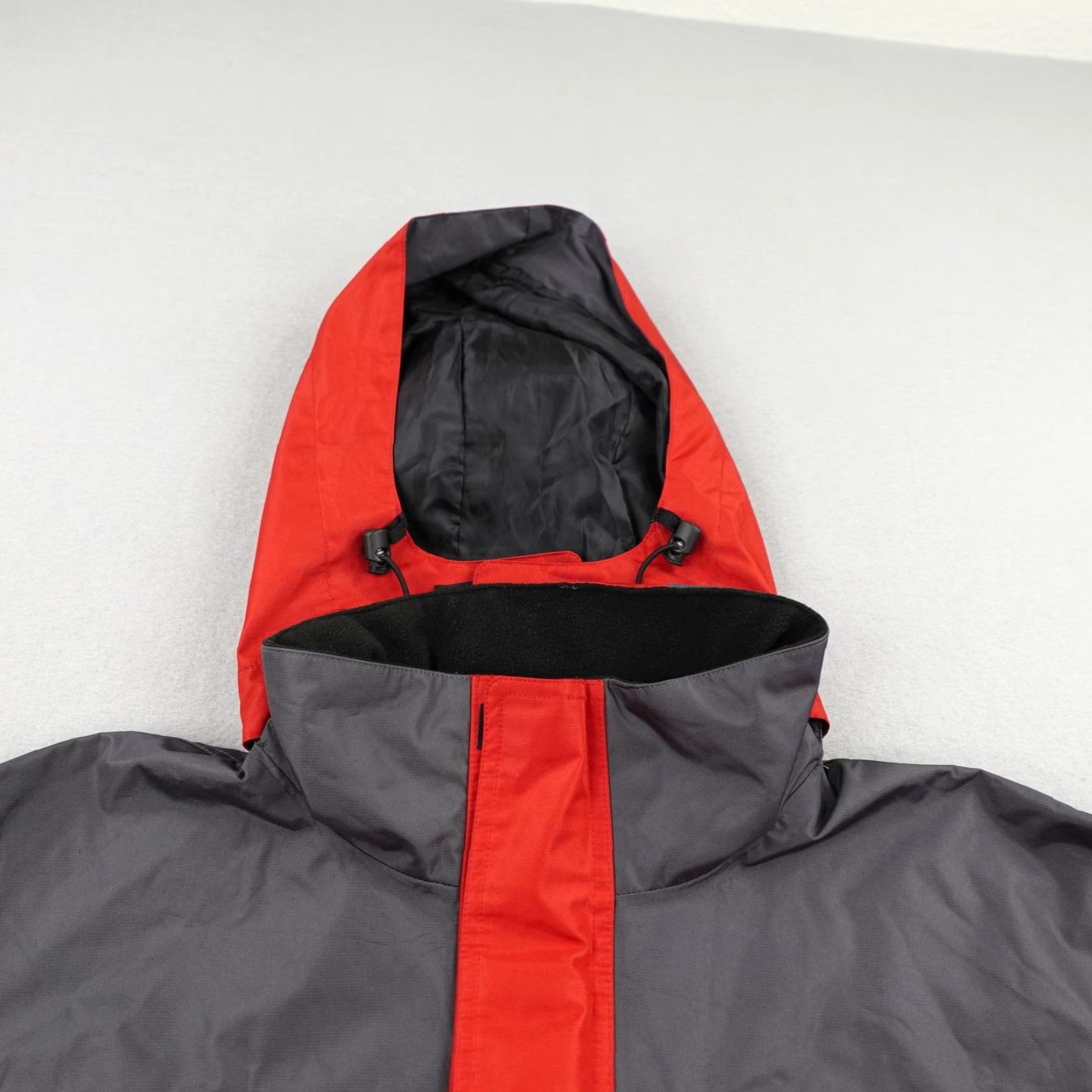 Marlboro VINTAGE Marlboro Jacket Mens XL Red Black Star Waterproof Rain Coat Parka Zip Up Hoodie Windproof Pockets Full Zip Mid-Length Regular Size US XL / EU 56 / 4 - 2 Thumbnail