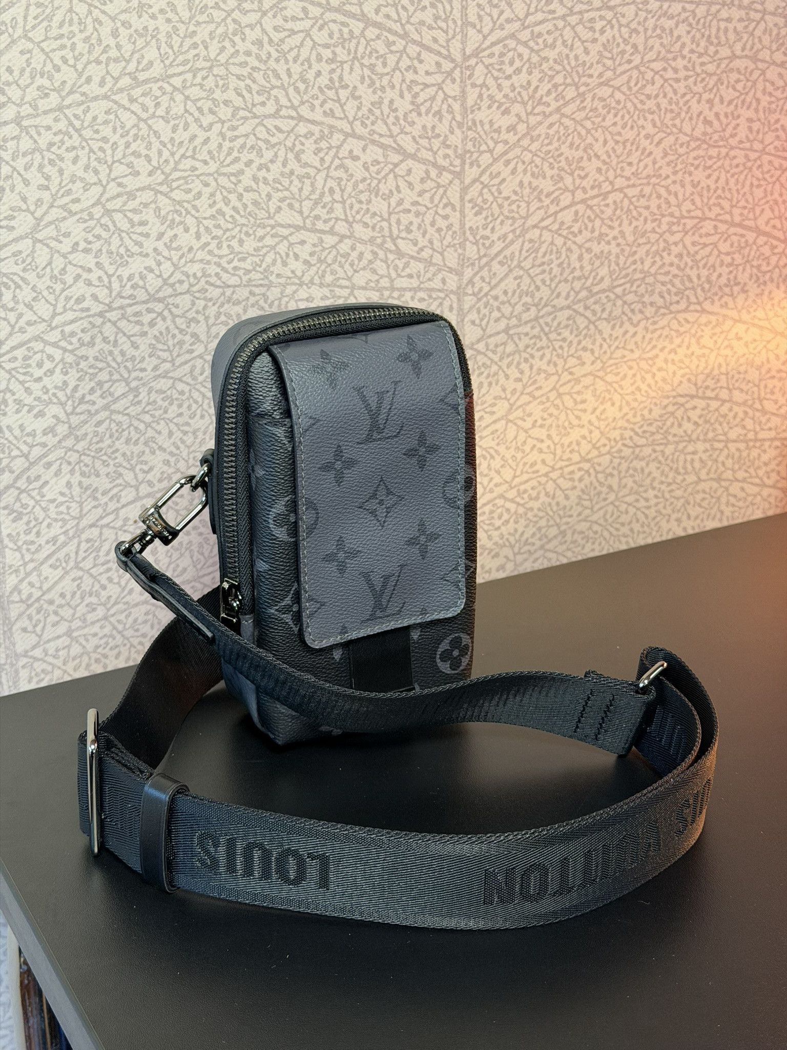 Louis Vuitton LOUIS VUITTON Phone Pouch NM – Monogram Eclipse M81321 Size ONE SIZE - 5 Thumbnail