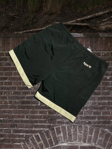 Nike × Vintage Vintage Nike shorts streetwear swoosh casual y2k size XL Size US 36 / EU 52 - 1 Thumbnail