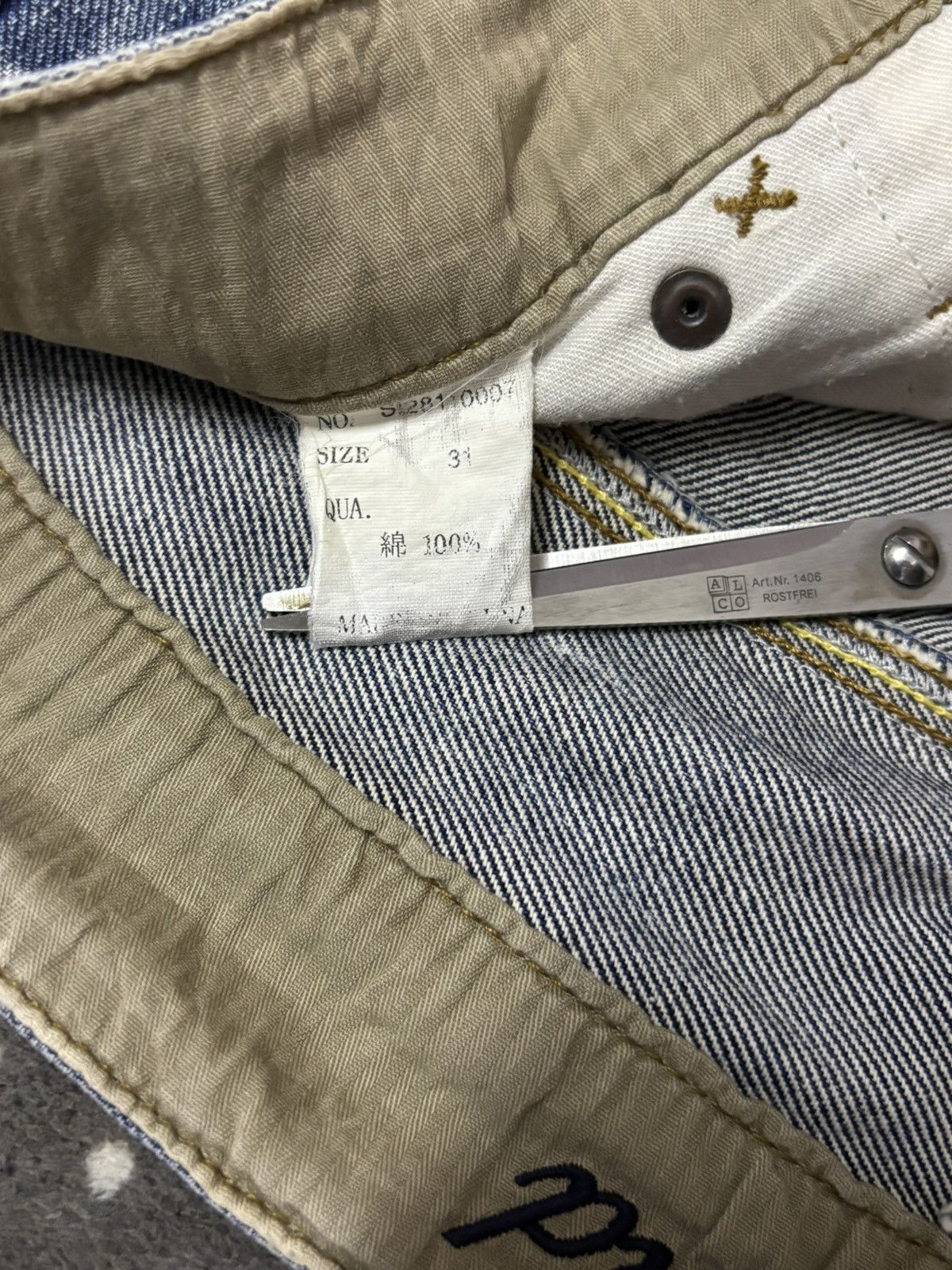 Japanese Brand Vintage Japanese Brand Multi-pockets Bootcut Flare Jeans Size US 32 / EU 48 - 18 Thumbnail