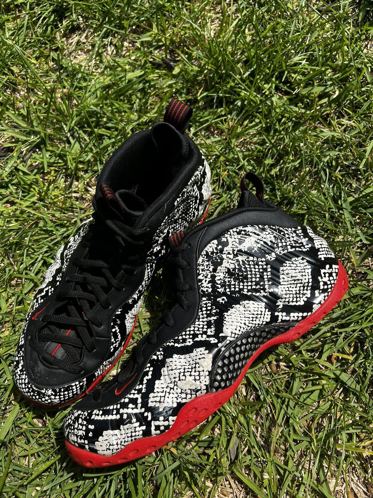 CLEAN Nike Air Foamposite One size 12 Albino Snakeskin Red