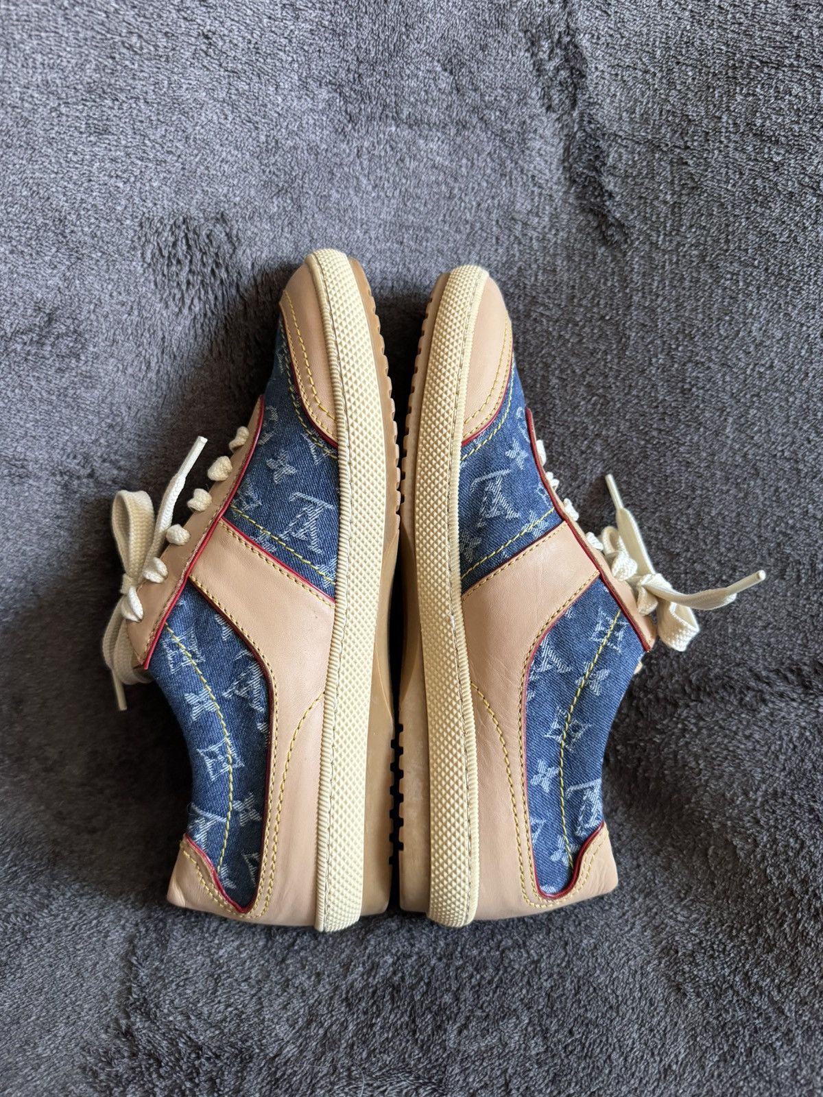 Louis Vuitton Louis Vuitton beige leather blue monogram denim sneakers Size US 5 / IT 35 - 7 Thumbnail