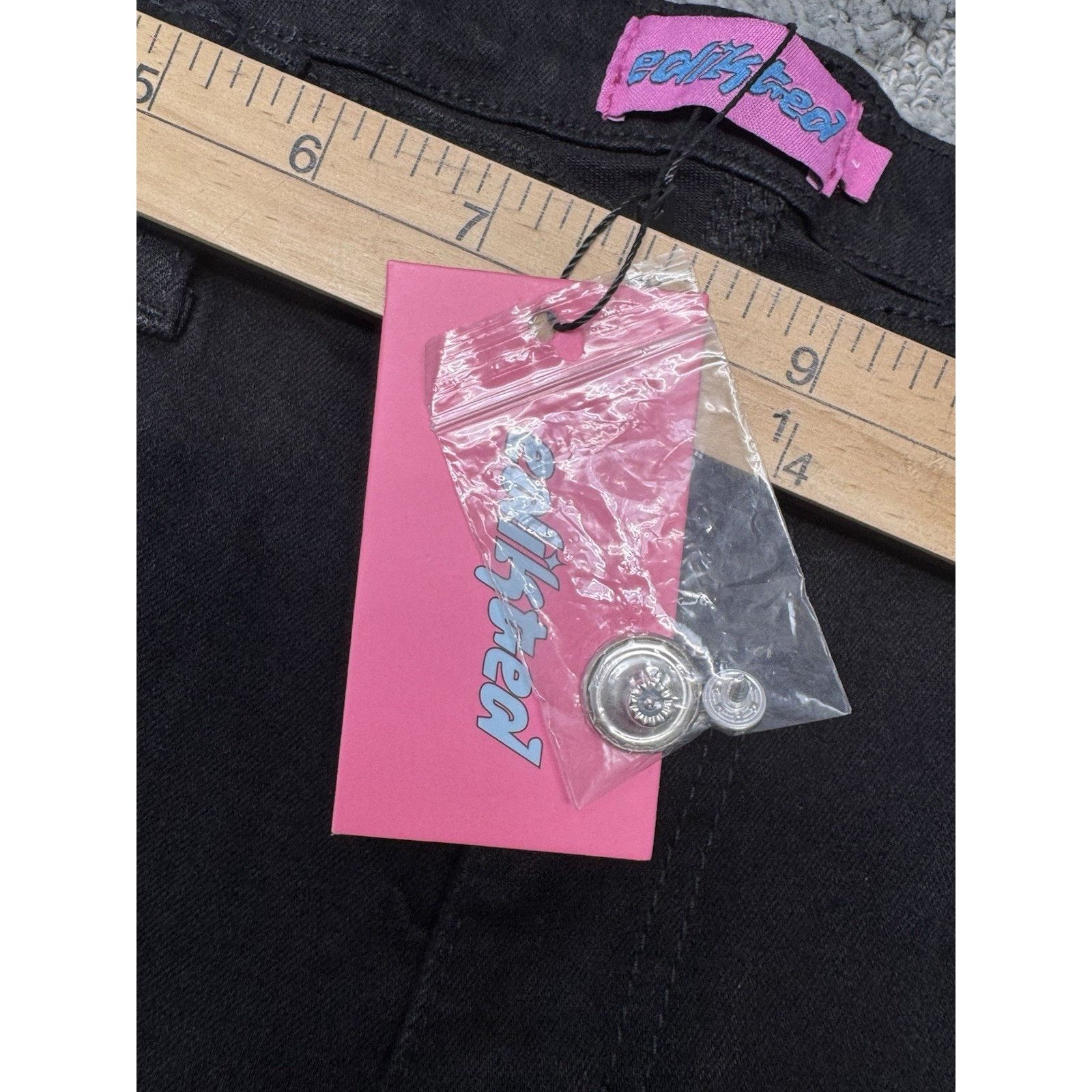 The Unbranded Brand Edikted Black Cut Out Belt Low Rise Flare Jeans L 32”X32” Size 32" / US 10 / IT 46 - 8 Thumbnail