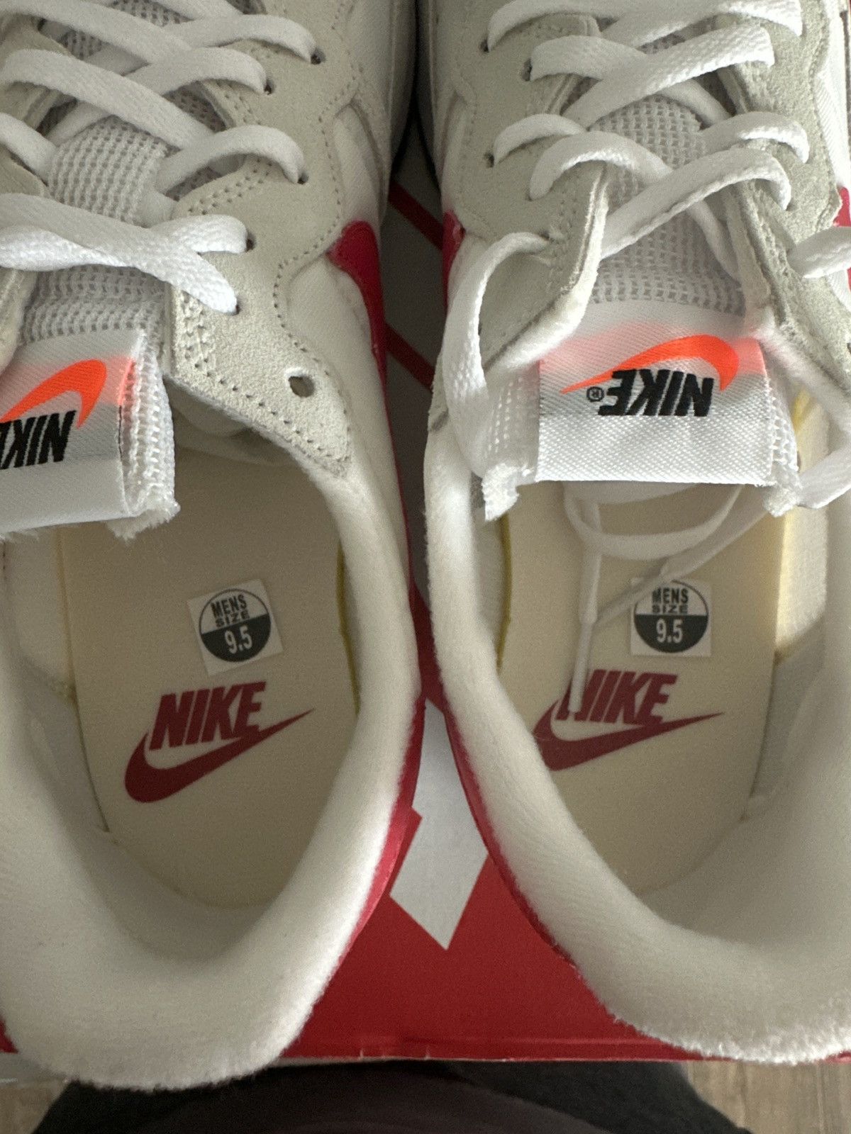 Nike Nike Challenger - OG White University Red (9.5) Size US 9.5 / EU 42-43 - 5 Thumbnail