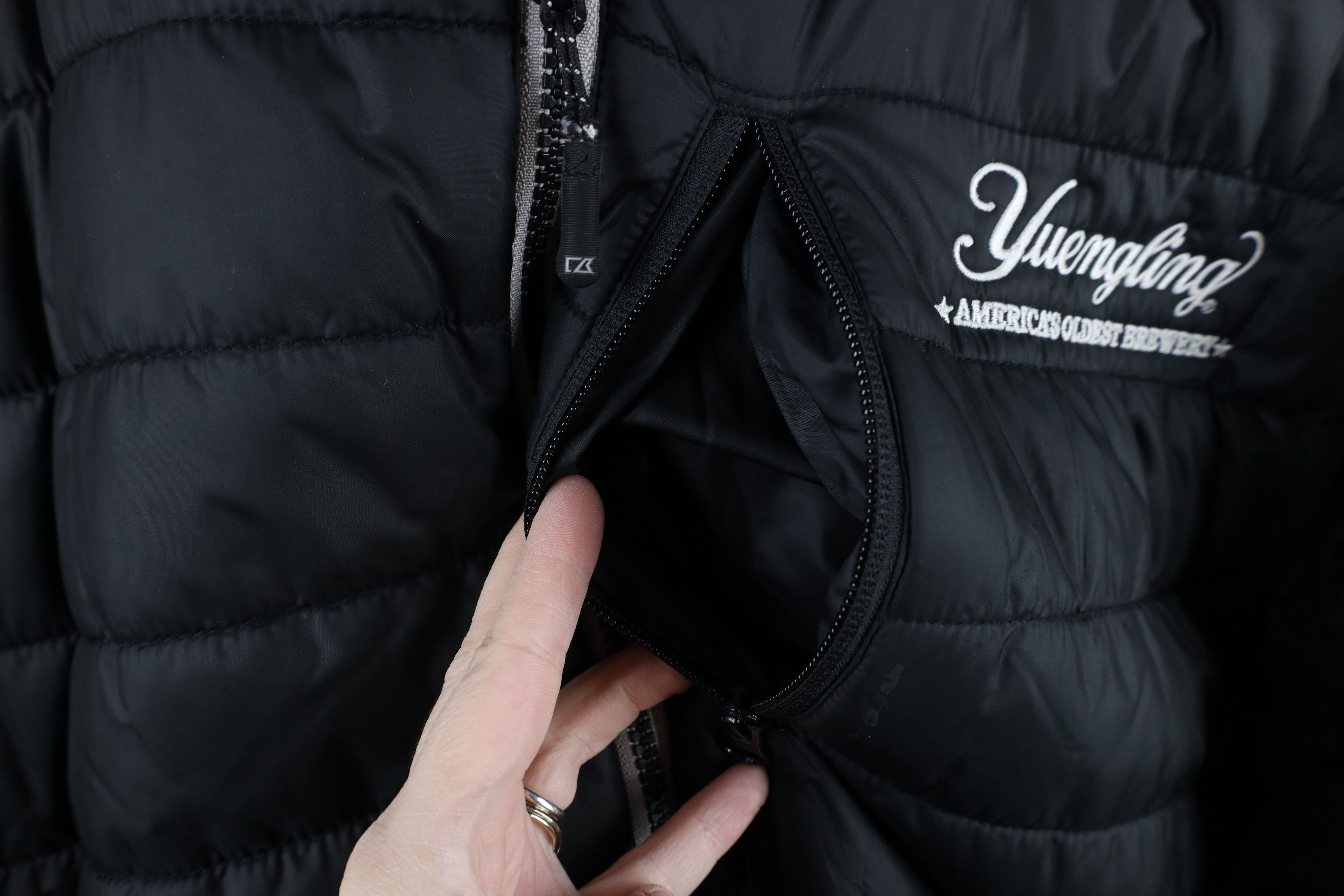 Vintage Streetwear Out Yuengling Beer Full Zip Puffer Jacket Black Size US XXL / EU 58 / 5 - 6 Thumbnail