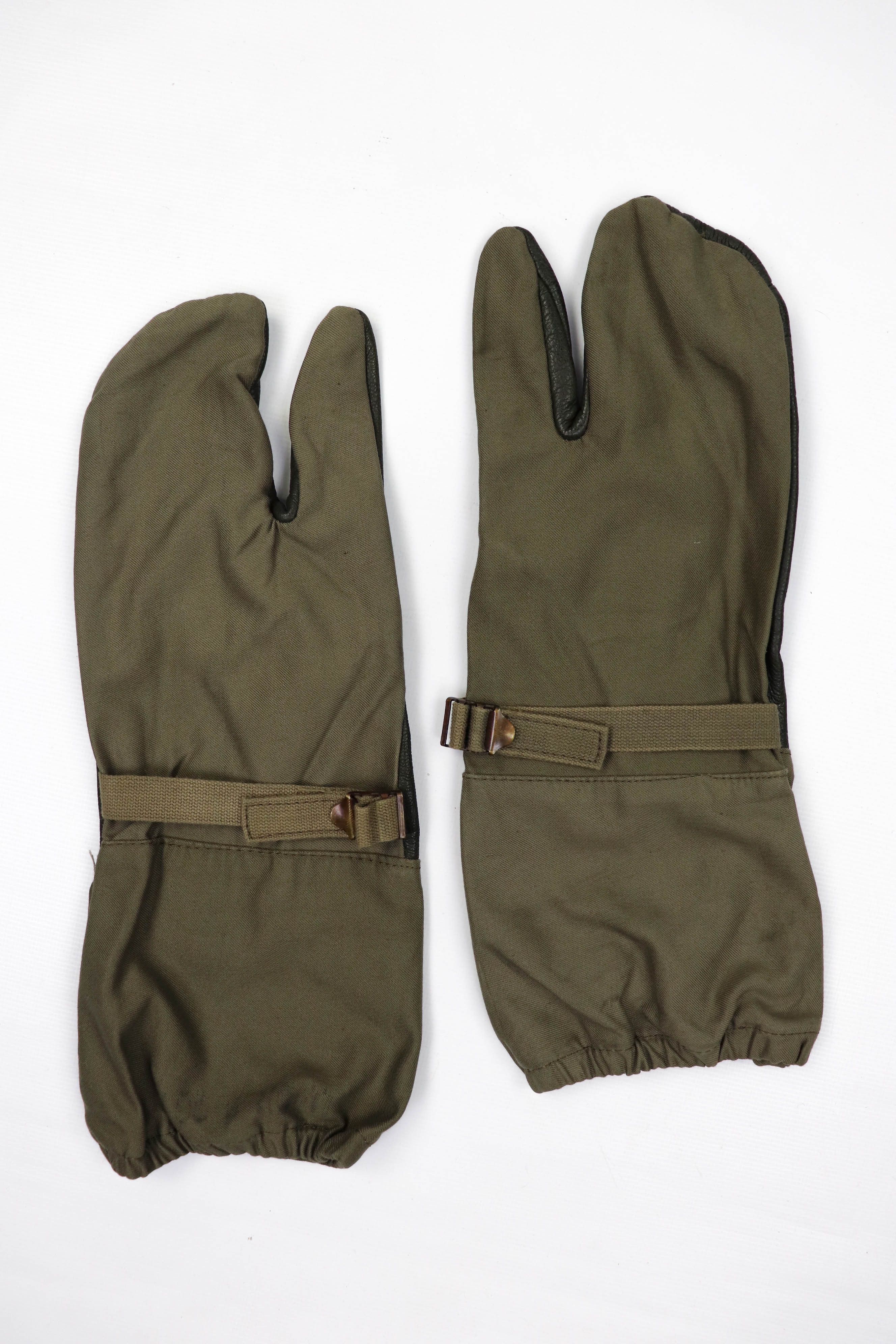 Vintage Vintage German Army Bundeswehr Shooters Tabi Gloves Size ONE SIZE - 2 Thumbnail