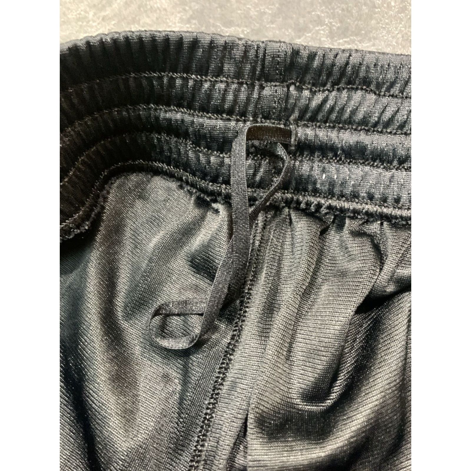 Under Armour Under Armour Shorts Athletic Black XL Vented Gym Men's Basketball Size US 36 / EU 52 - 6 Thumbnail