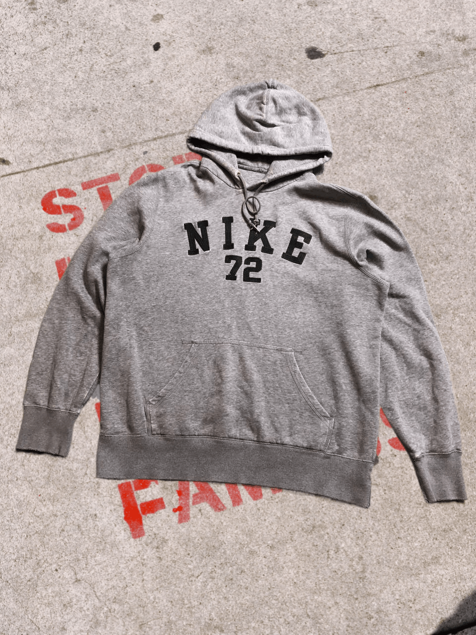 Nike Hoodie Nike Vintage center logo hype HOODIE Size US L / EU 52-54 / 3 - 1 Thumbnail