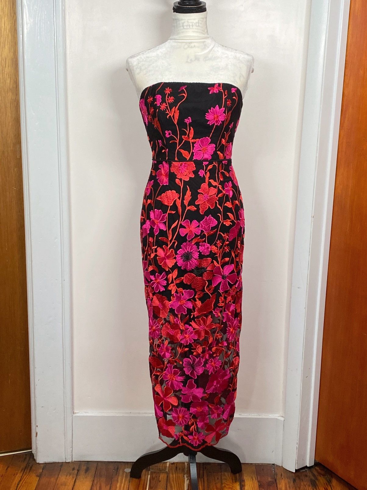 MILLY Milly Floral-Embroidered Midi Dress size 2 Size XS / US 0-2 / IT 36-38 - 1 Thumbnail