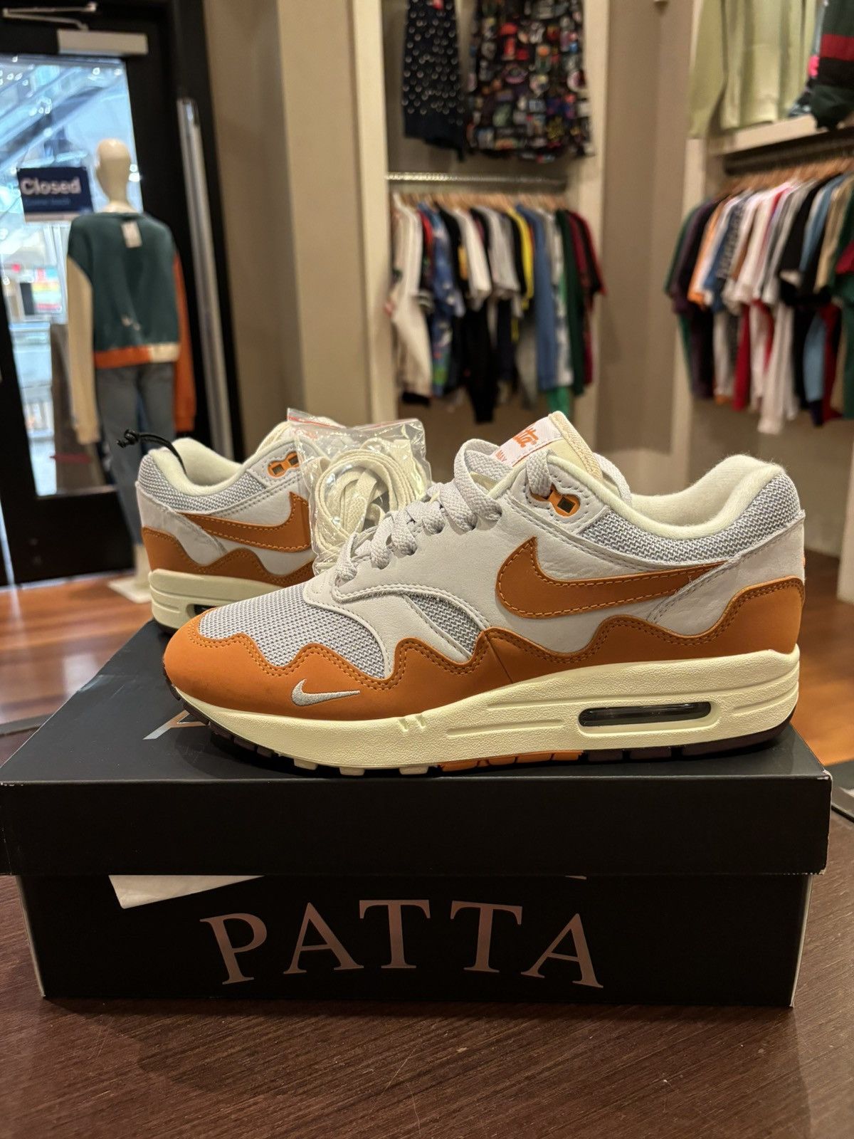 Patta Air Max Curry Outfit DH1348-001 Nike Air Max Patta Waves