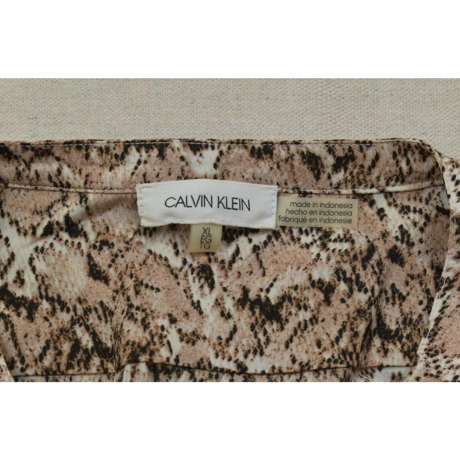 Calvin Klein Calvin Klein Blouse Women's XL Snakeskin Print Button Down Long Sleeve Tan Top Shirt Size XL / US 12-14 / IT 48-50 - 7 Thumbnail