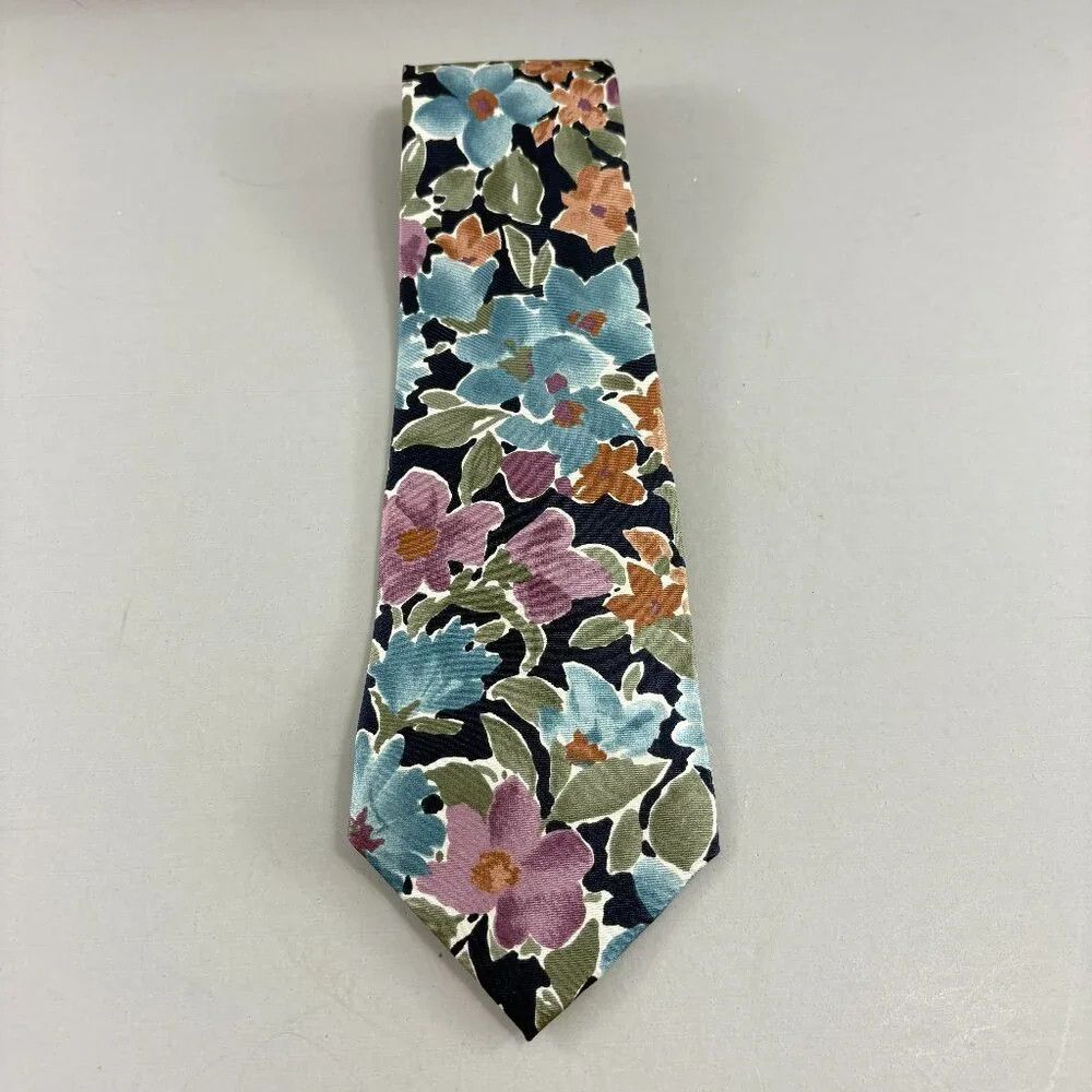 Van Heusen 417 Van Heusen Navy Blue / Multi Flowers Men's Tie Size ONE SIZE - 1 Thumbnail