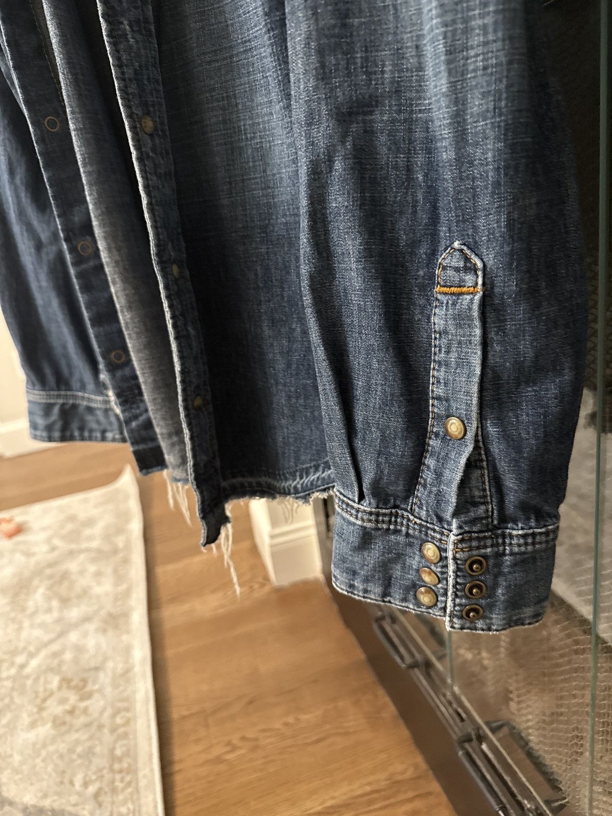 True Religion True religion denim shirt size L Size US L / EU 52-54 / 3 - 2 Thumbnail