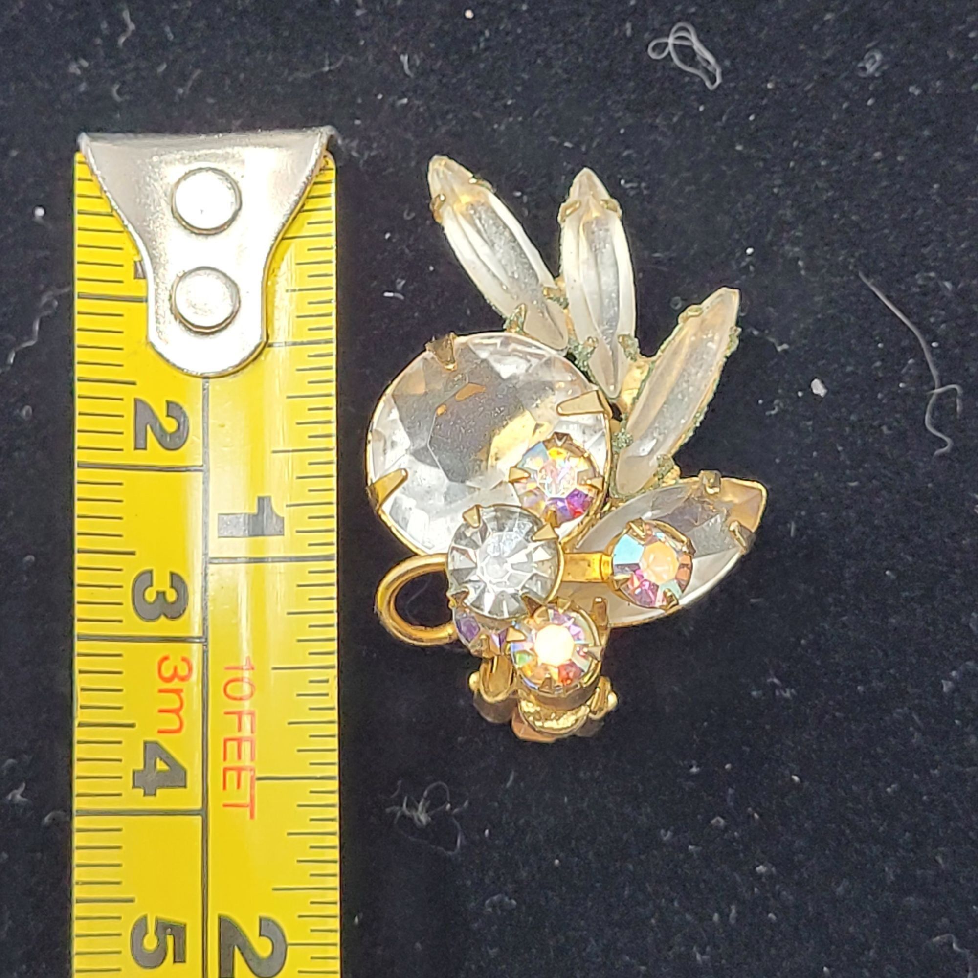Vintage Vintage Gold-Tone Crystal Rhinestone Climber Clip-On Earring Size ONE SIZE - 2 Thumbnail