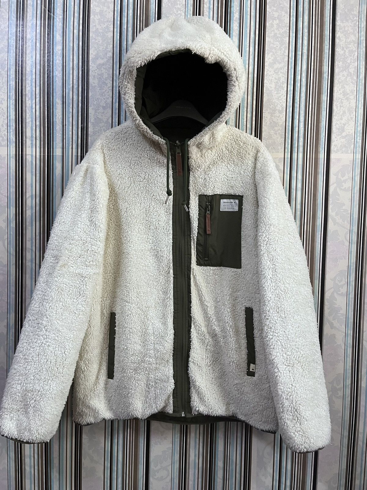 Quiksilver Quilted Fleece reversible hood radical paradise #E5 Size US L / EU 52-54 / 3 - 3 Thumbnail
